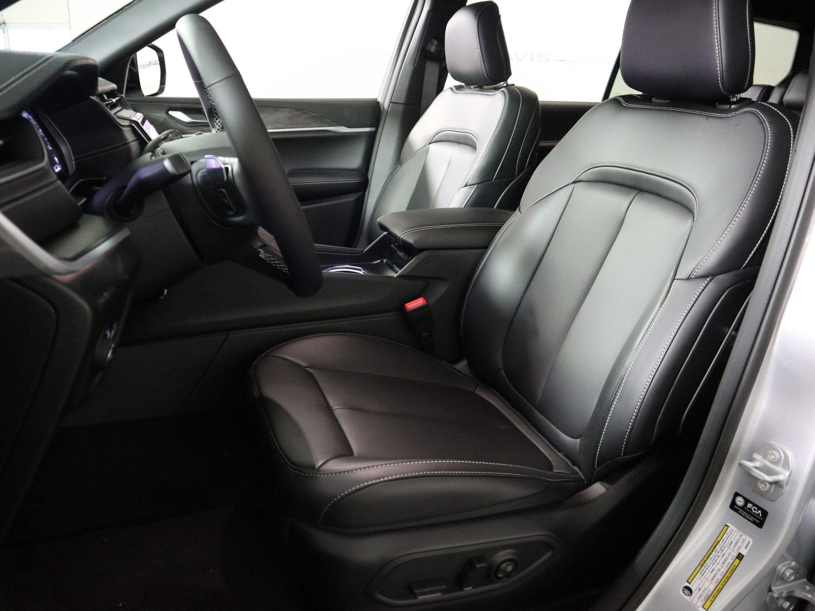 2025 Jeep Grand Cherokee L Limited 4x4