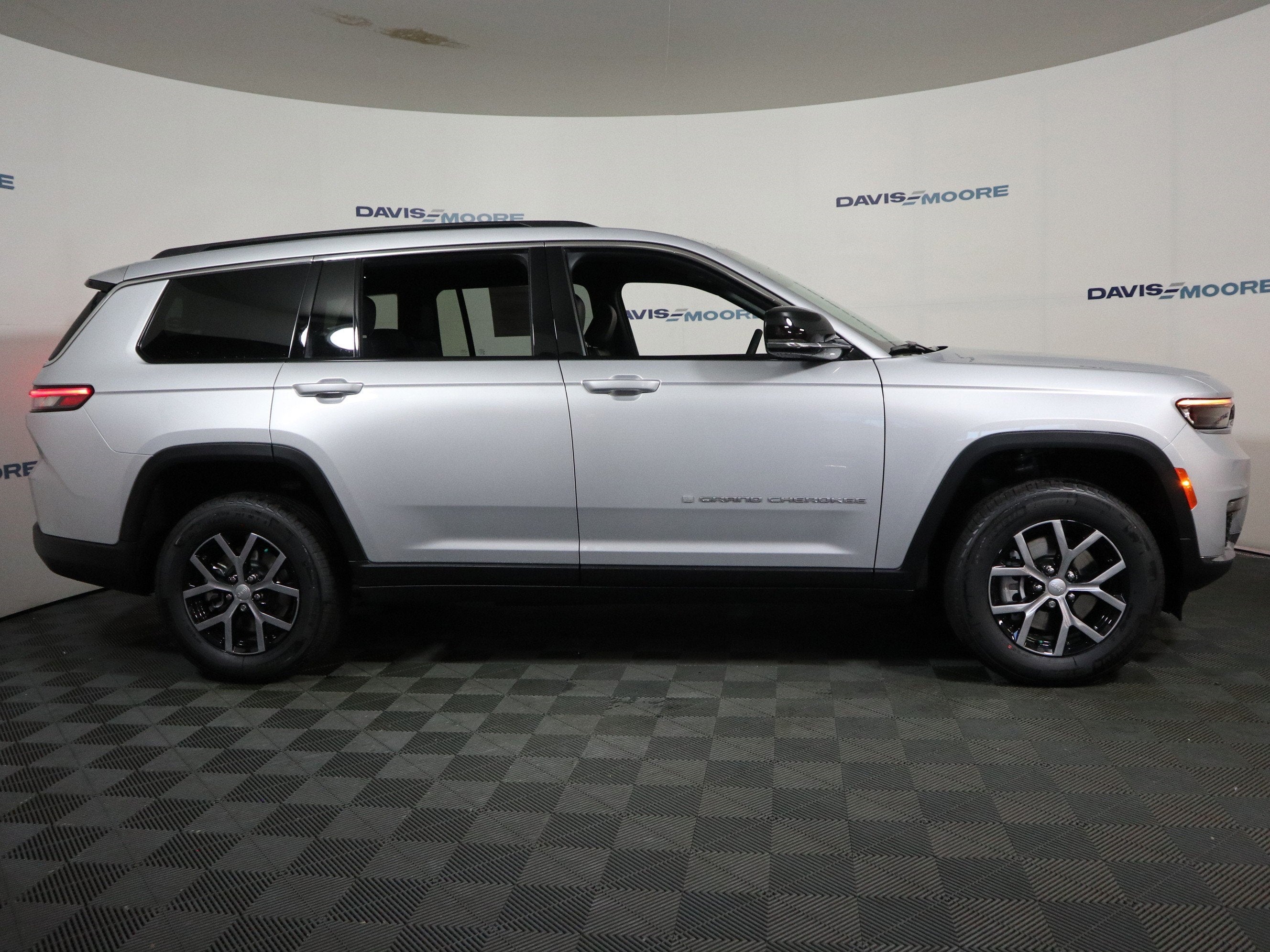 2025 Jeep Grand Cherokee L Limited 4x4