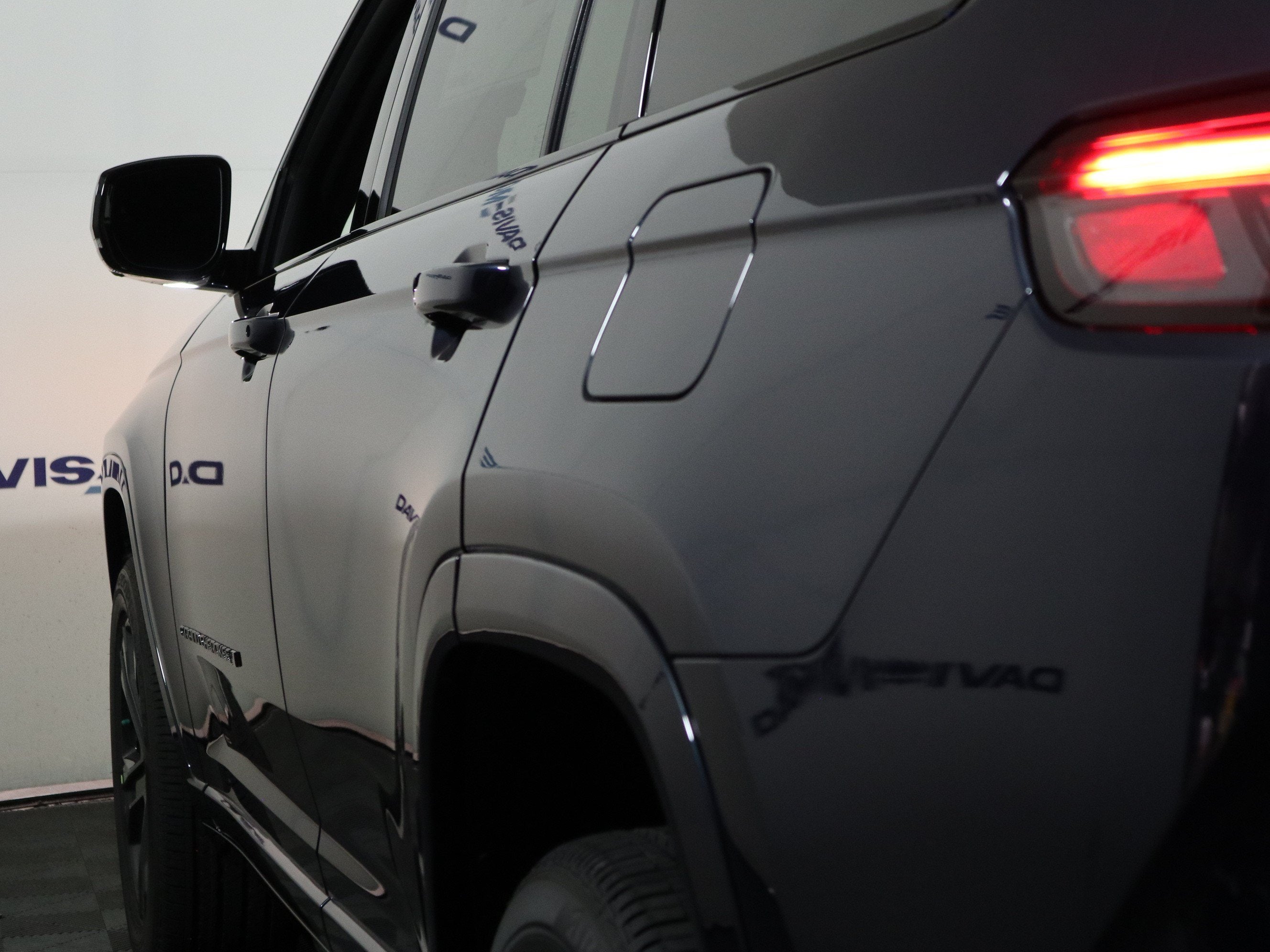 2027 Jeep Grand Cherokee L Limited Reserve 4x4