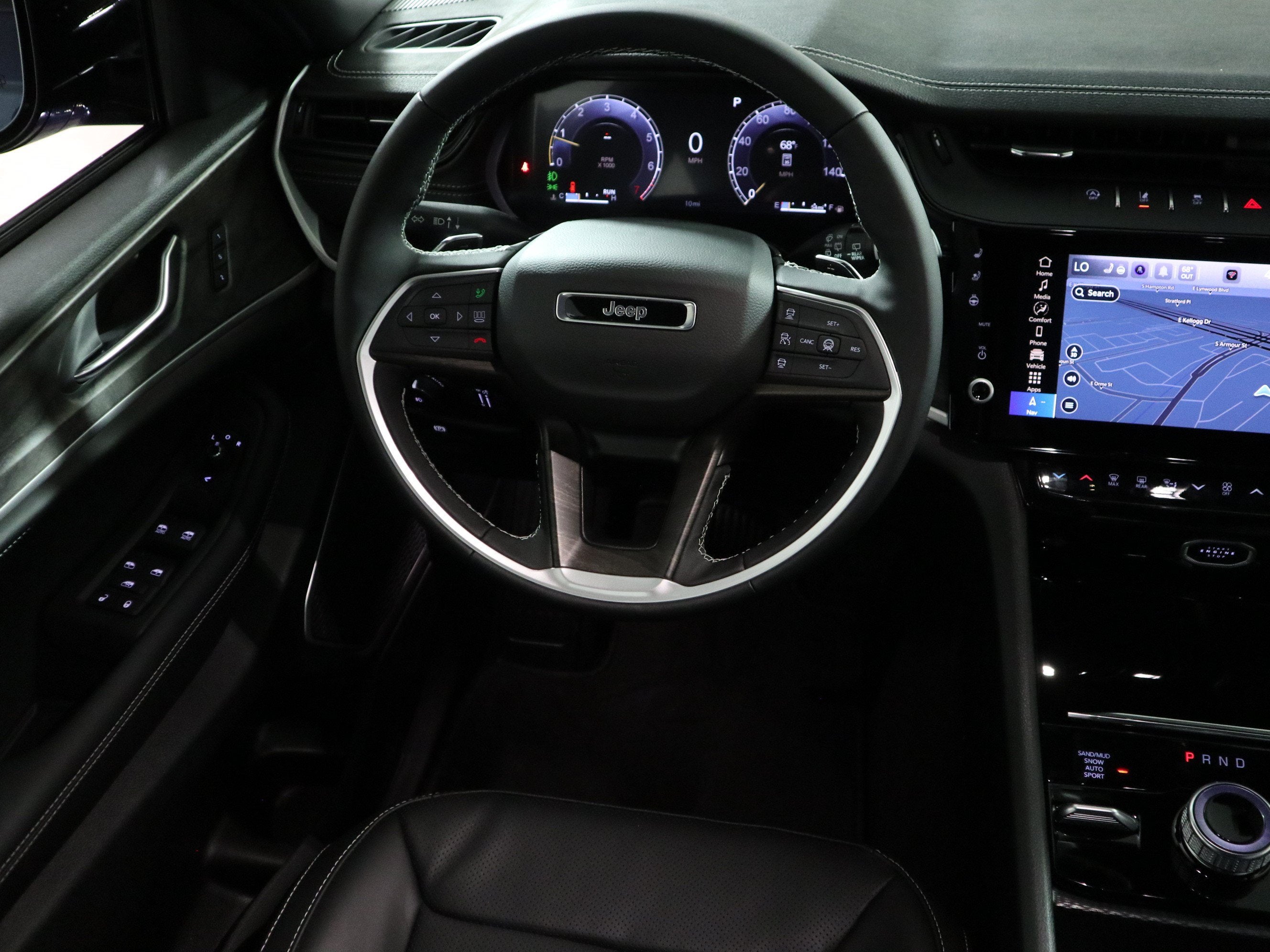 2027 Jeep Grand Cherokee L Limited Reserve 4x4