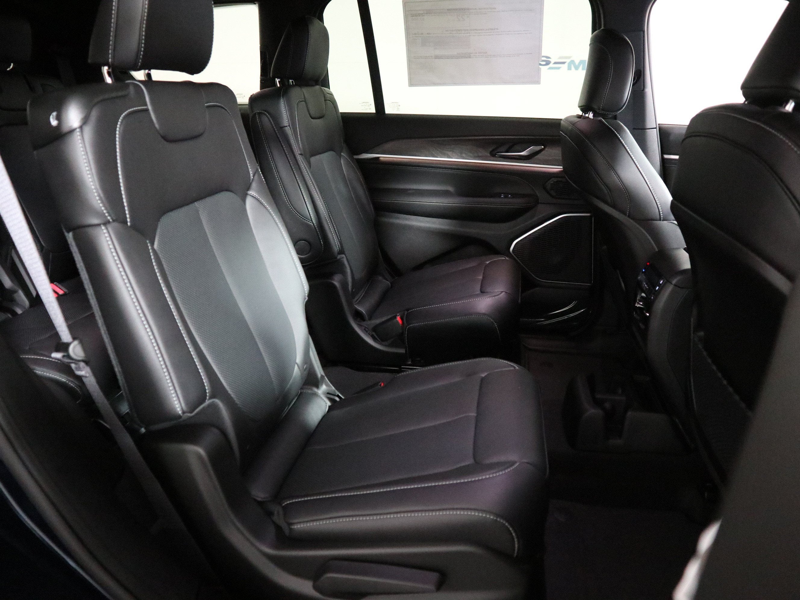 2027 Jeep Grand Cherokee L Limited Reserve 4x4