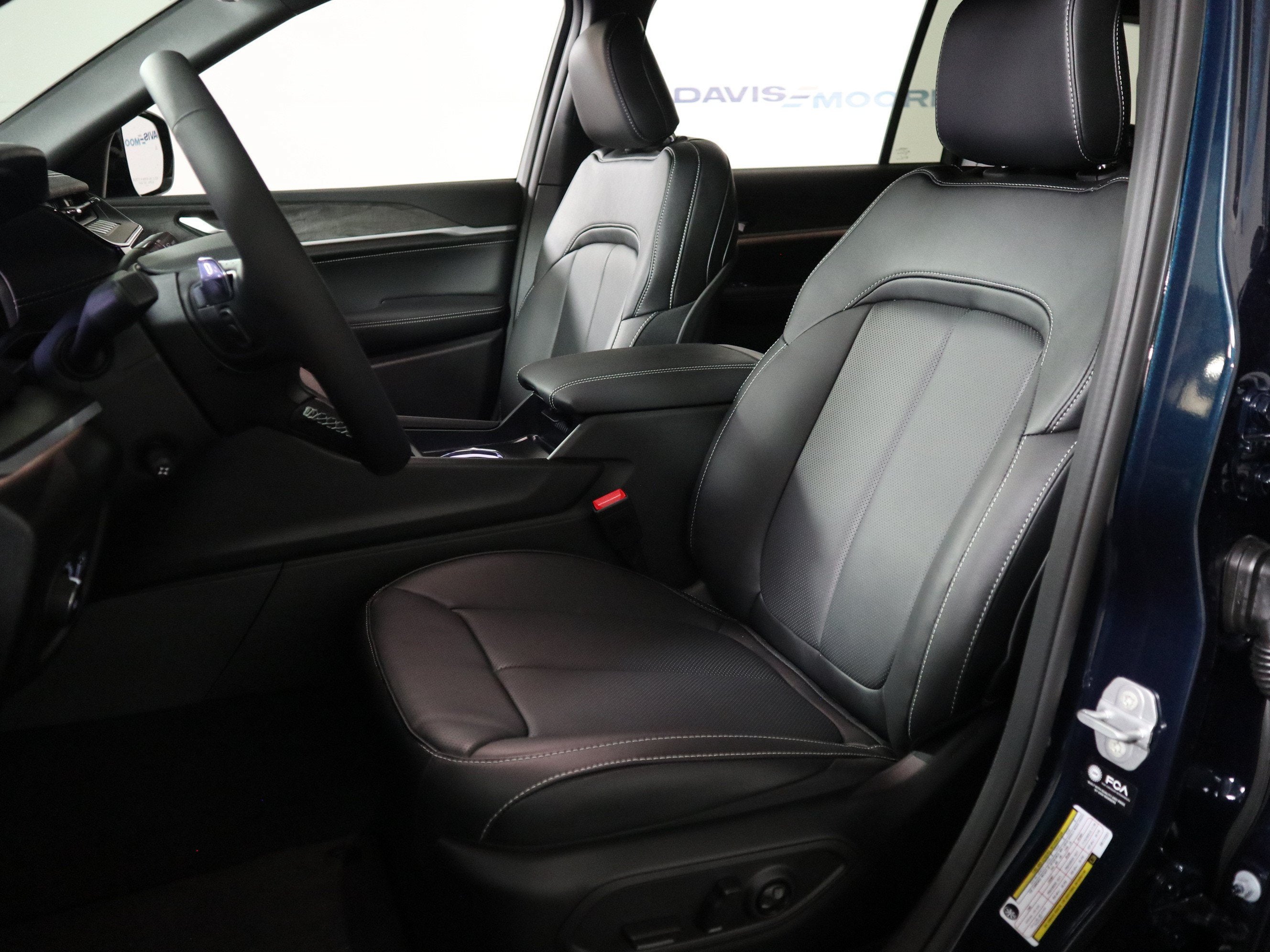 2027 Jeep Grand Cherokee L Limited Reserve 4x4
