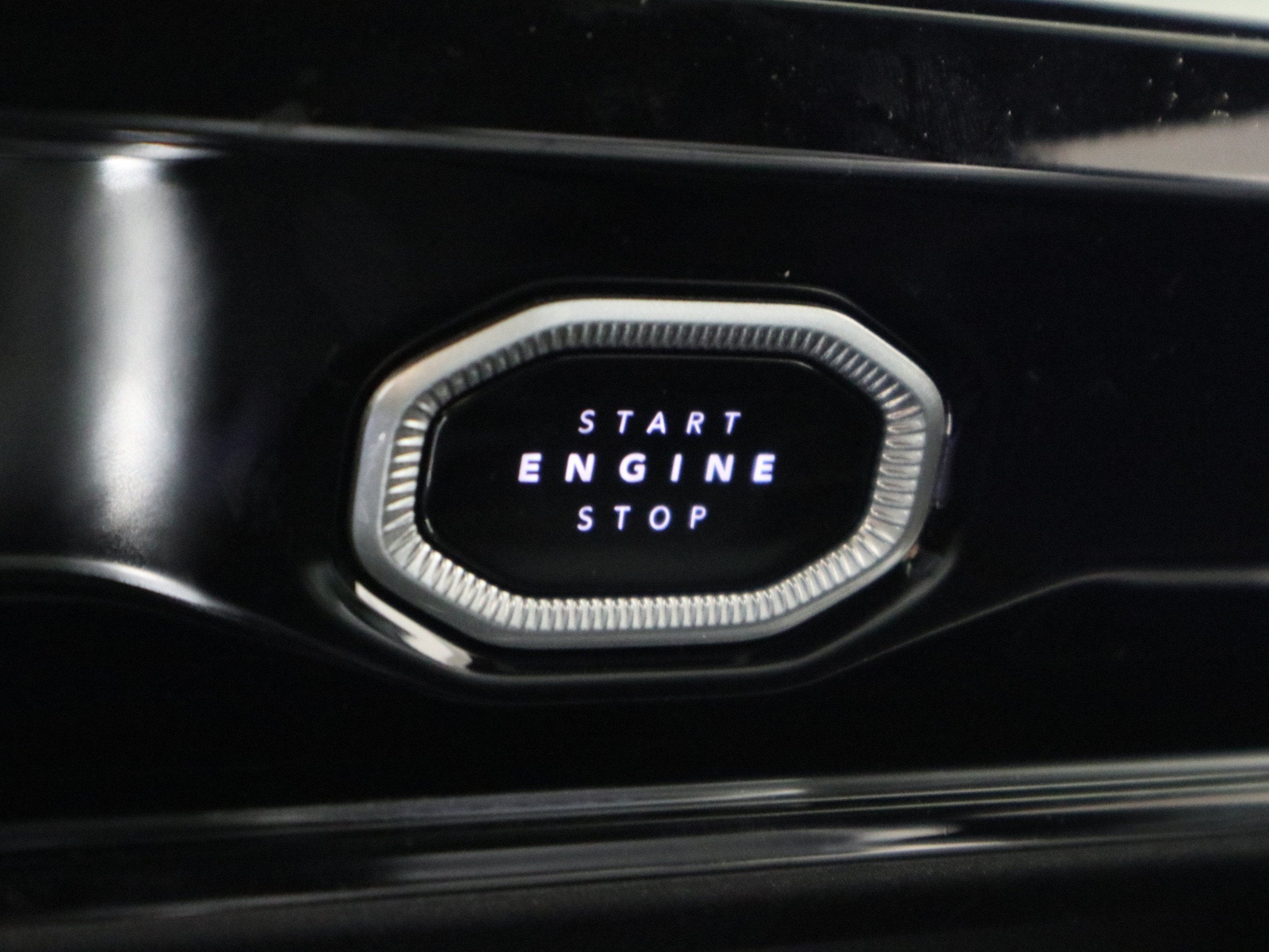2027 Jeep Grand Cherokee L Limited Reserve 4x4