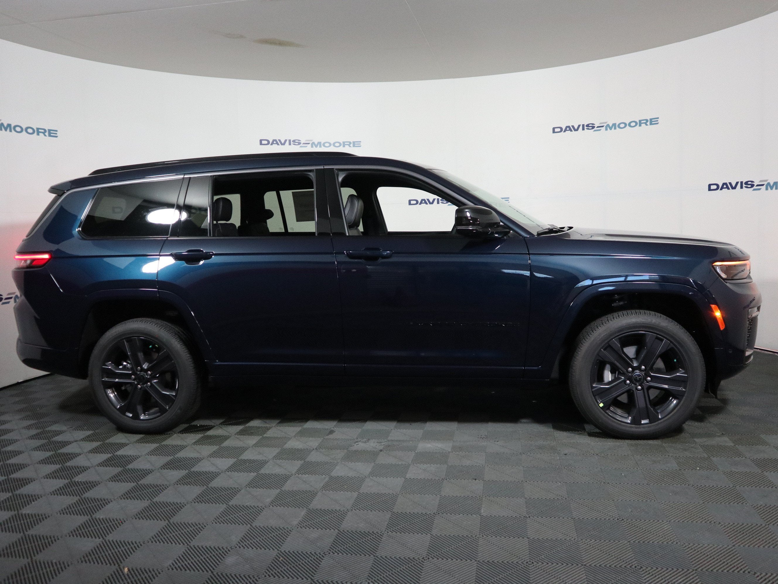 2027 Jeep Grand Cherokee L Limited Reserve 4x4