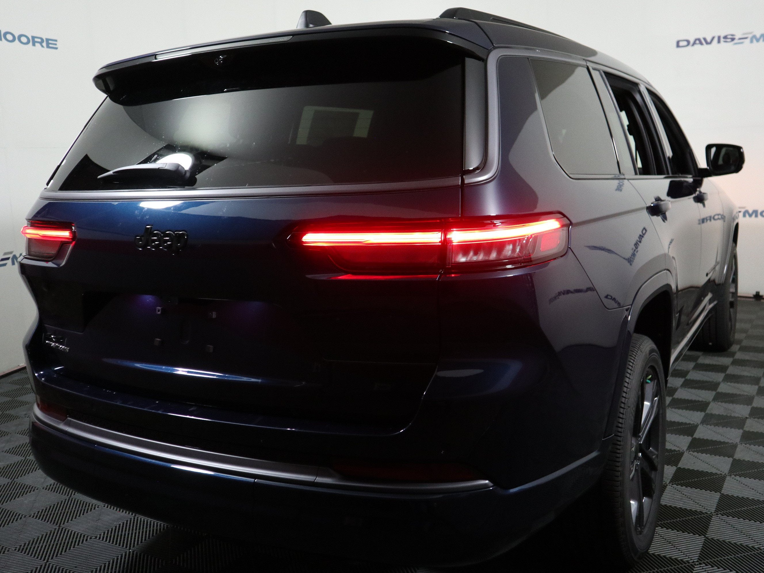 2027 Jeep Grand Cherokee L Limited Reserve 4x4