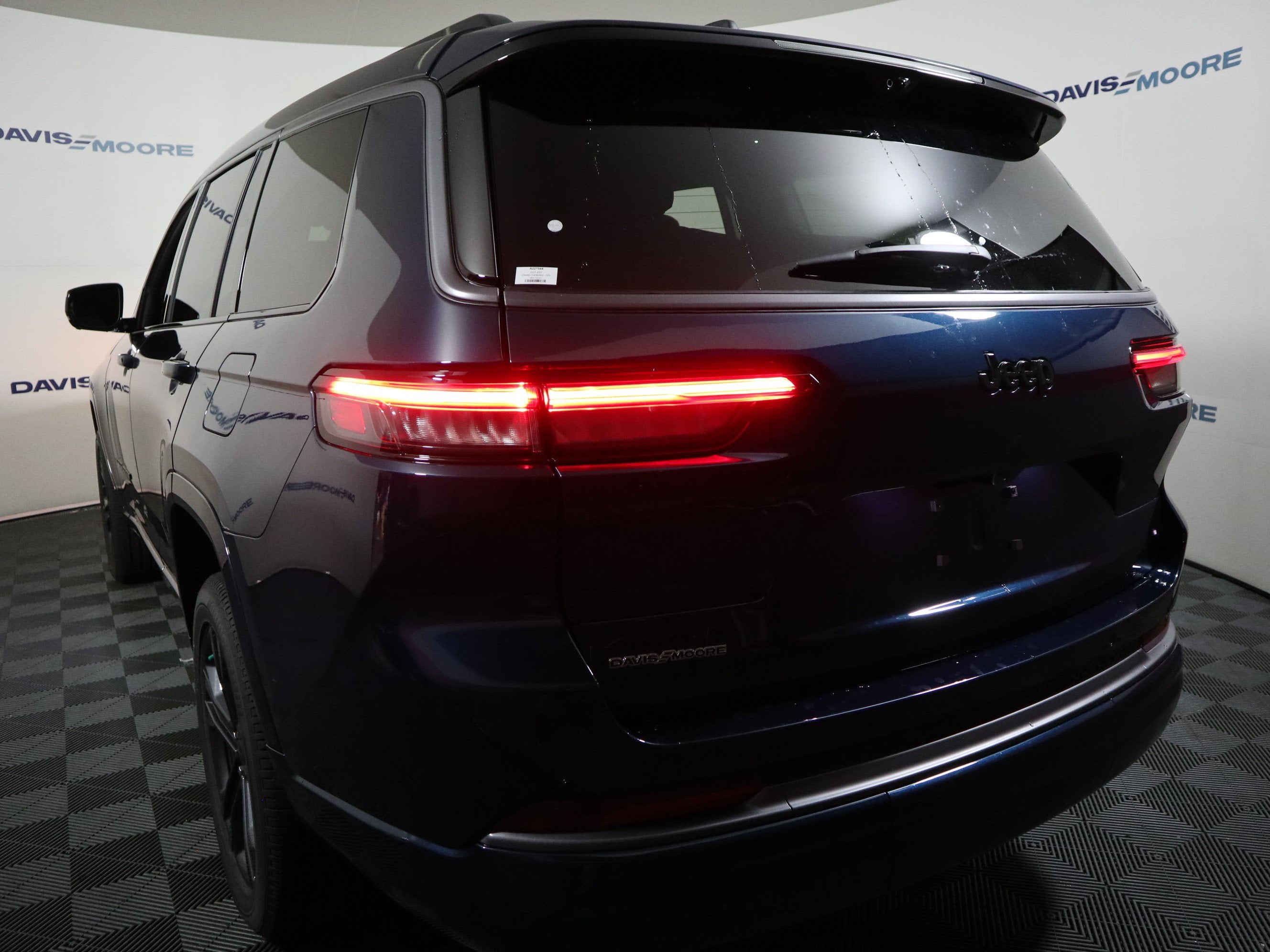 2027 Jeep Grand Cherokee L Limited Reserve 4x4
