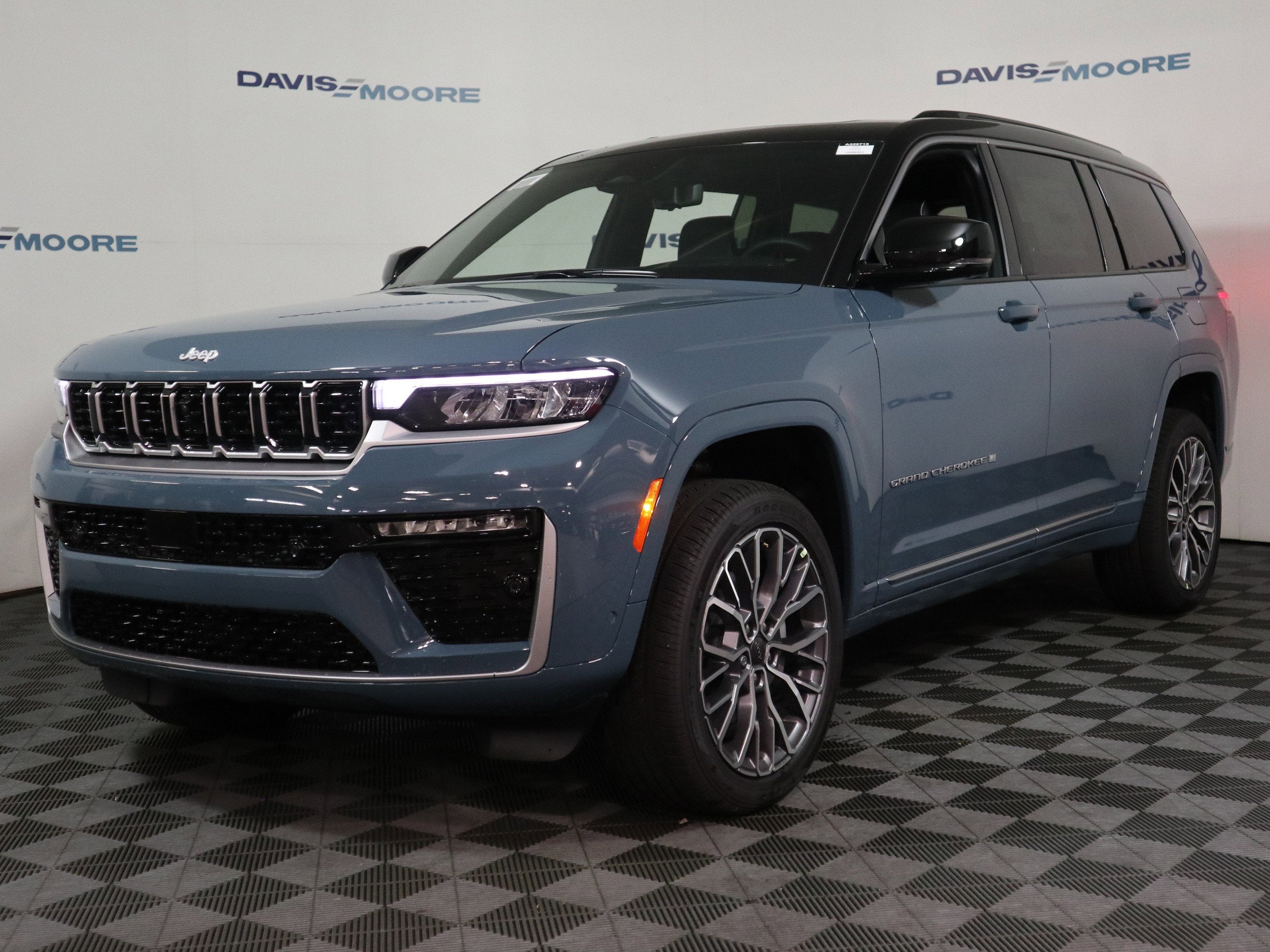 2026 Jeep Grand Cherokee L Summit 4x4