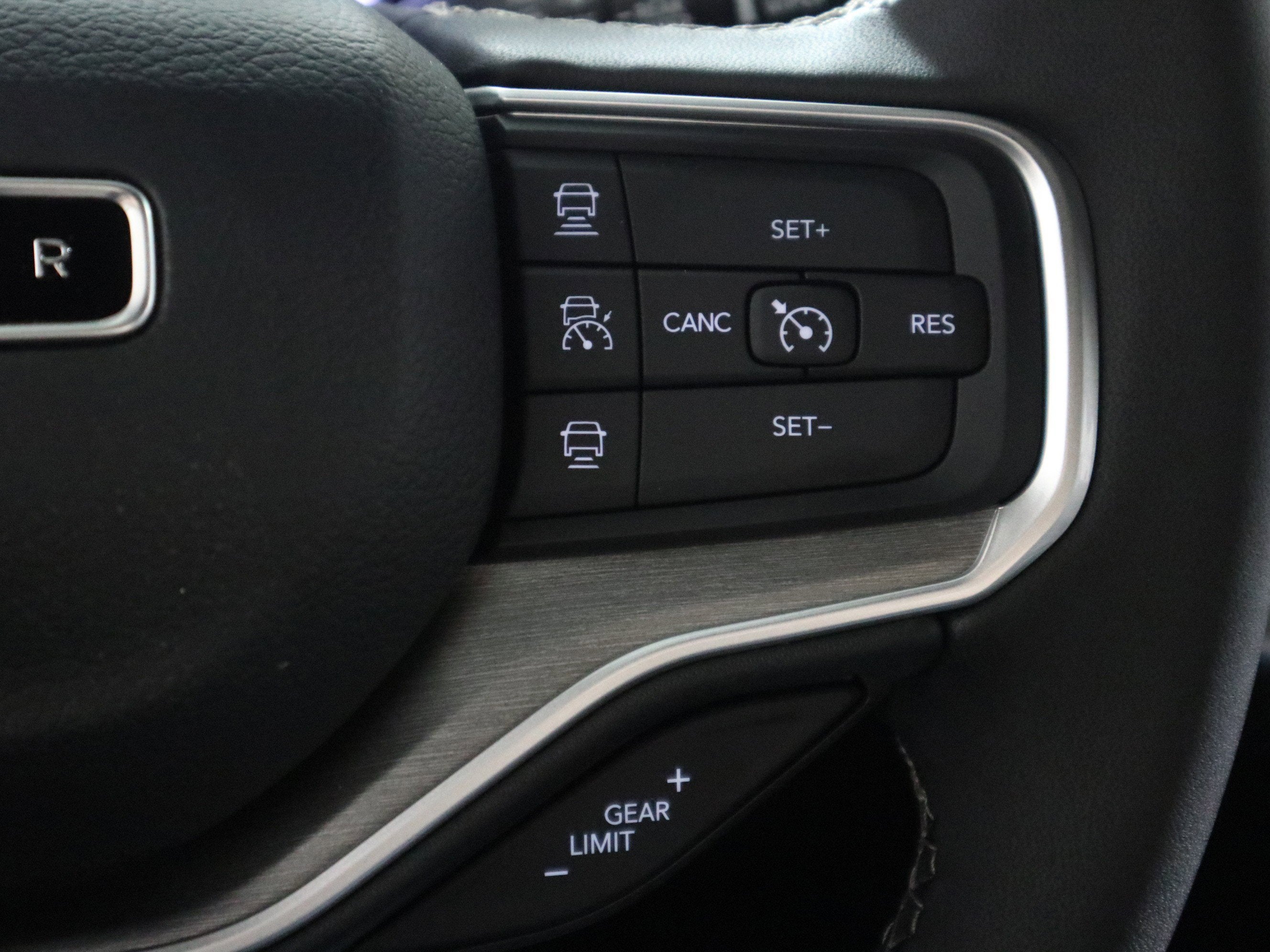 2025 Jeep Wagoneer L Series II Carbide 4x4