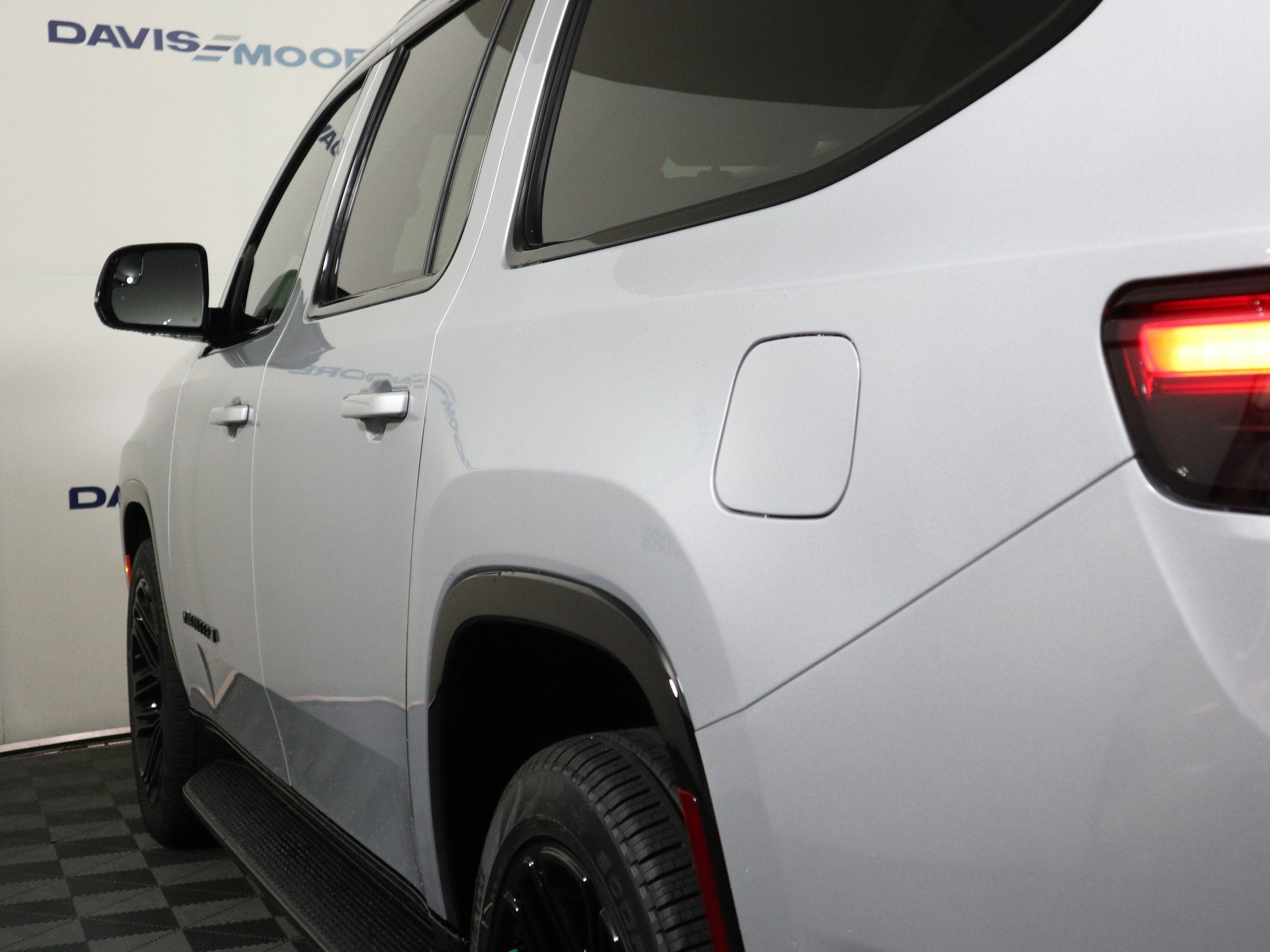 2025 Jeep Wagoneer L Series II Carbide 4x4