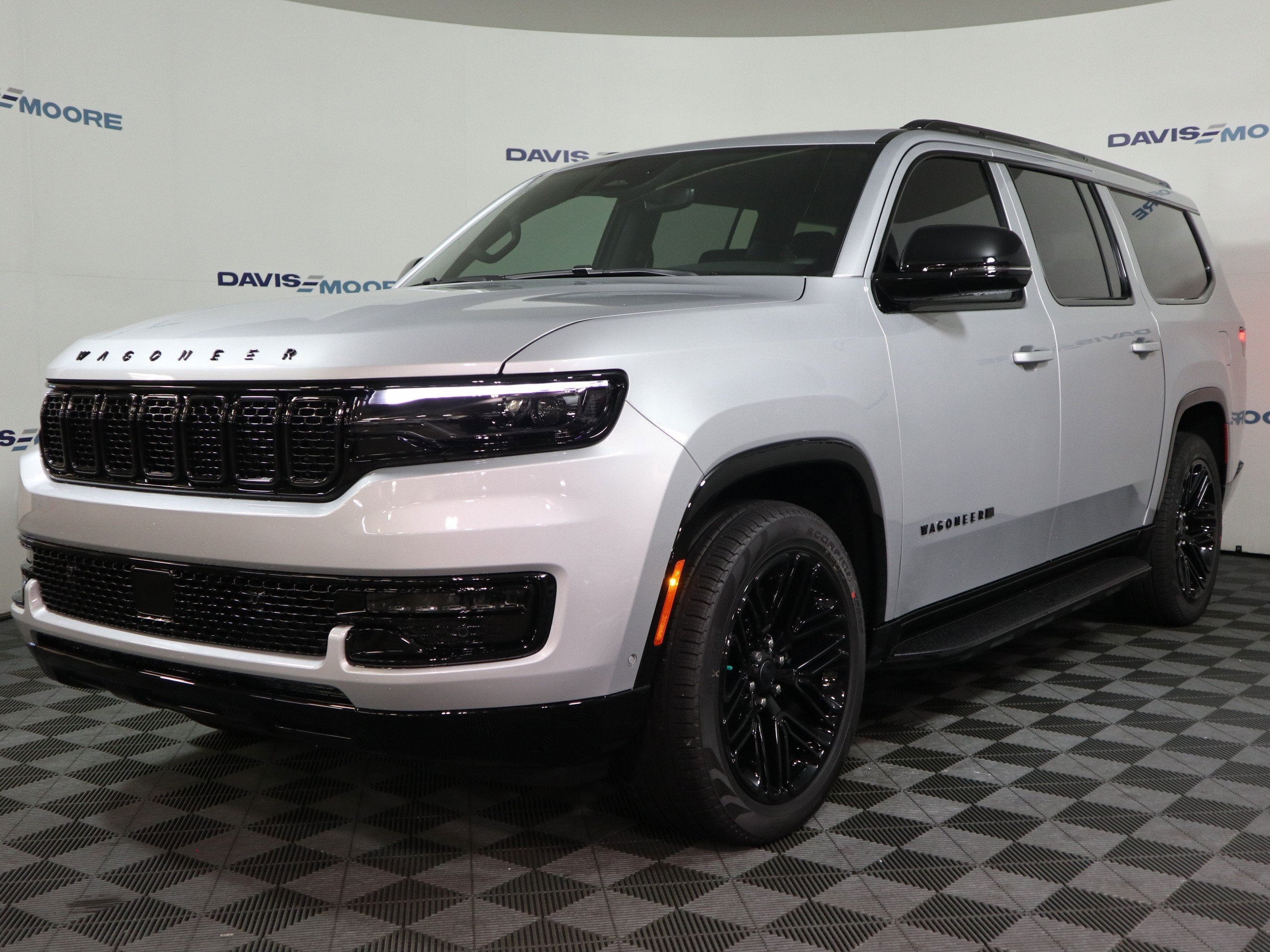 2025 Jeep Wagoneer L Series II Carbide 4x4