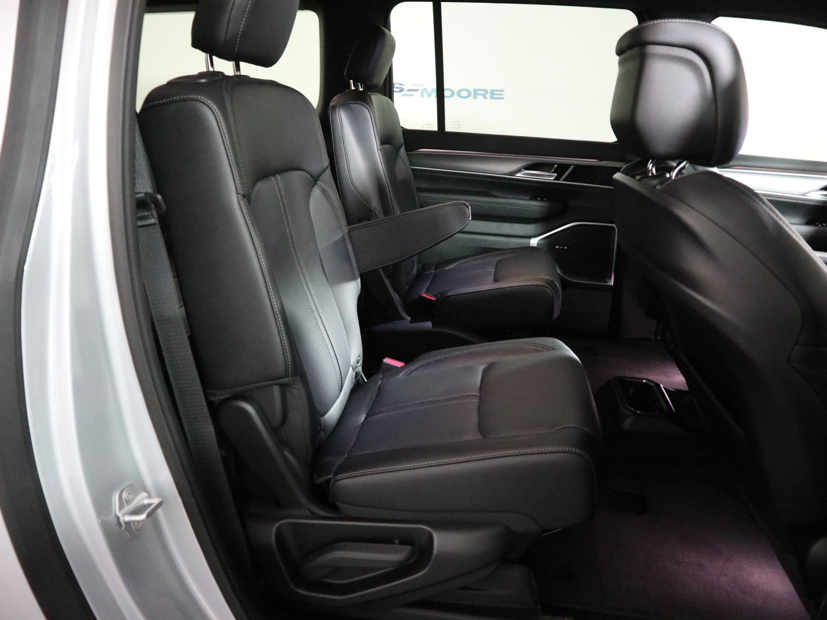 2025 Jeep Wagoneer L Series II Carbide 4x4