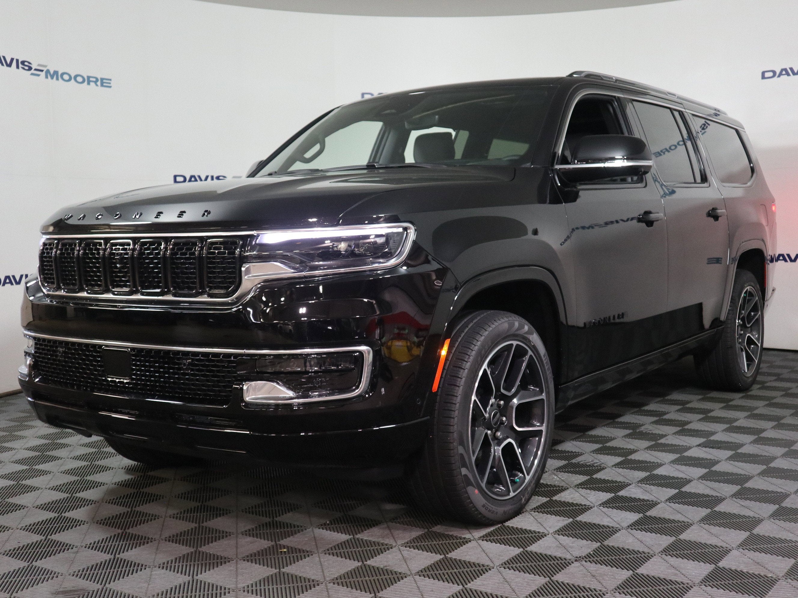 2025 Jeep Wagoneer L Series III Super 4x4