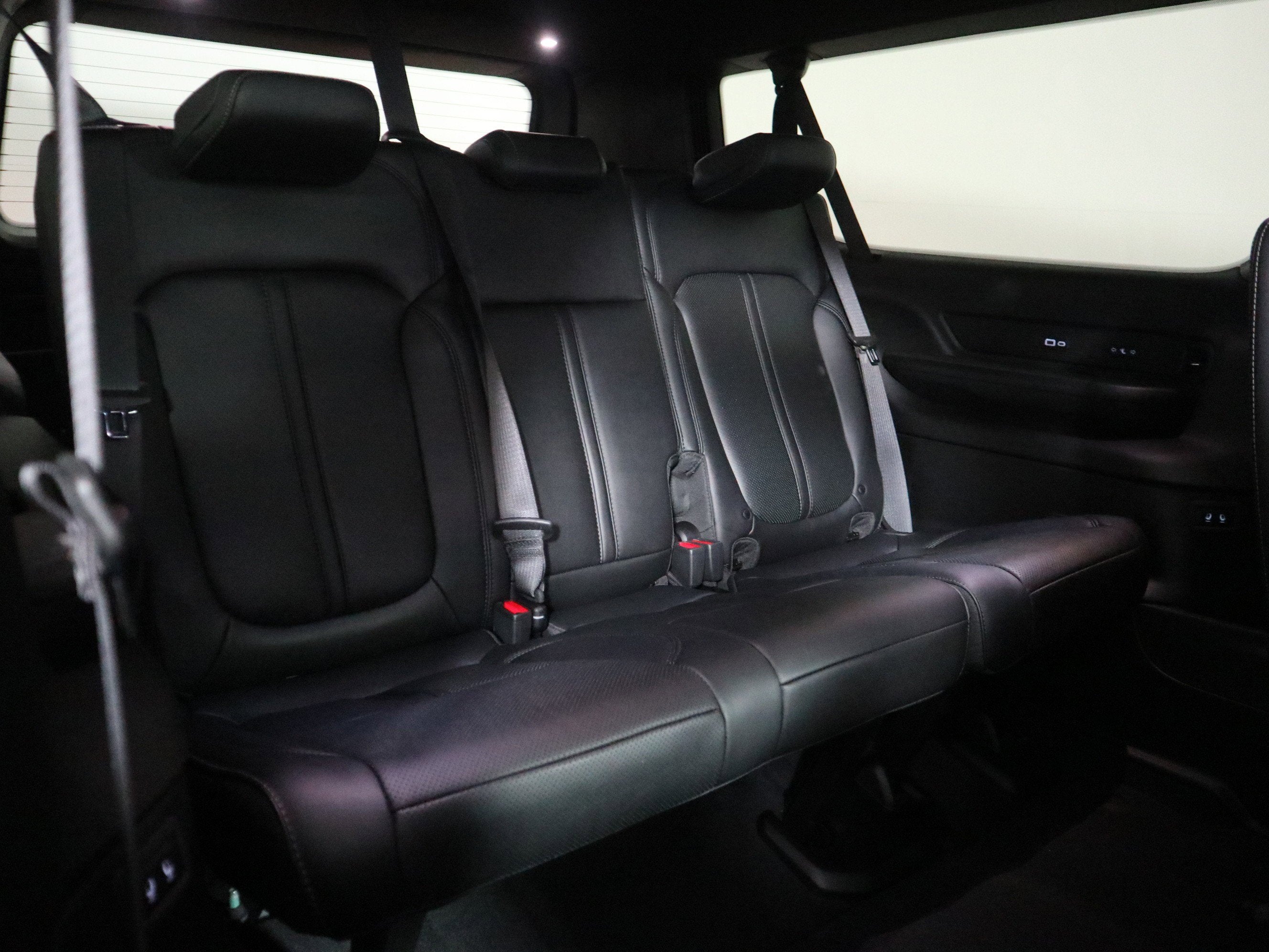 2025 Jeep Wagoneer L Series III Super 4x4