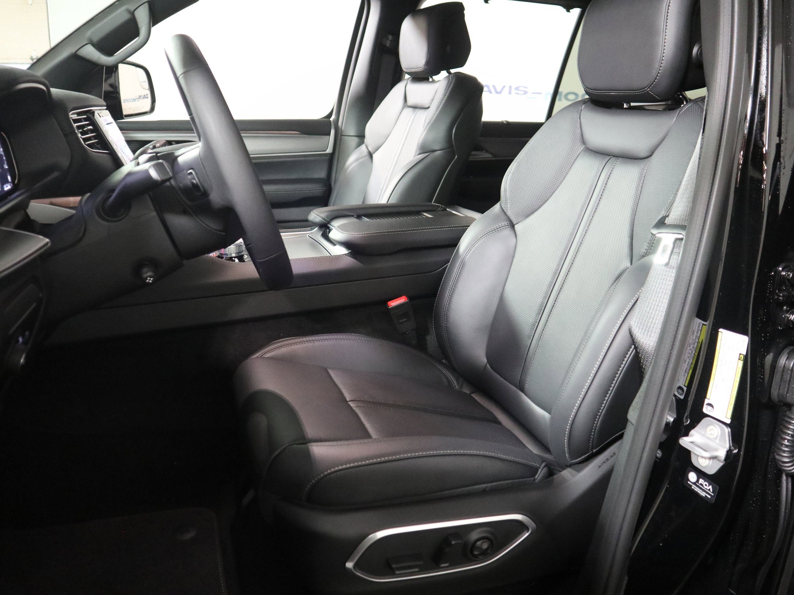 2025 Jeep Wagoneer L Series III Super 4x4