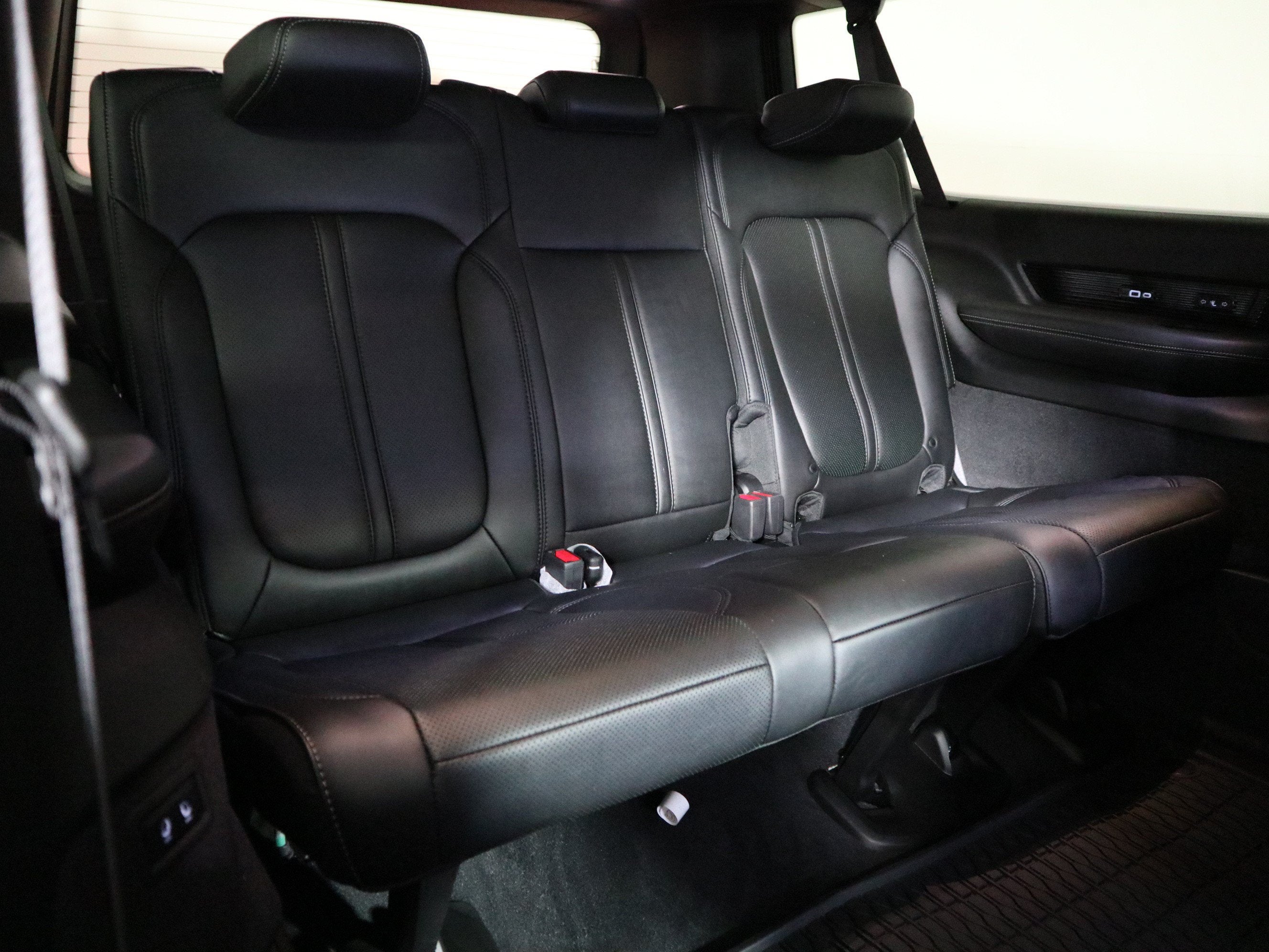 2026 Jeep Grand Wagoneer L Summit Obsidian 4x4