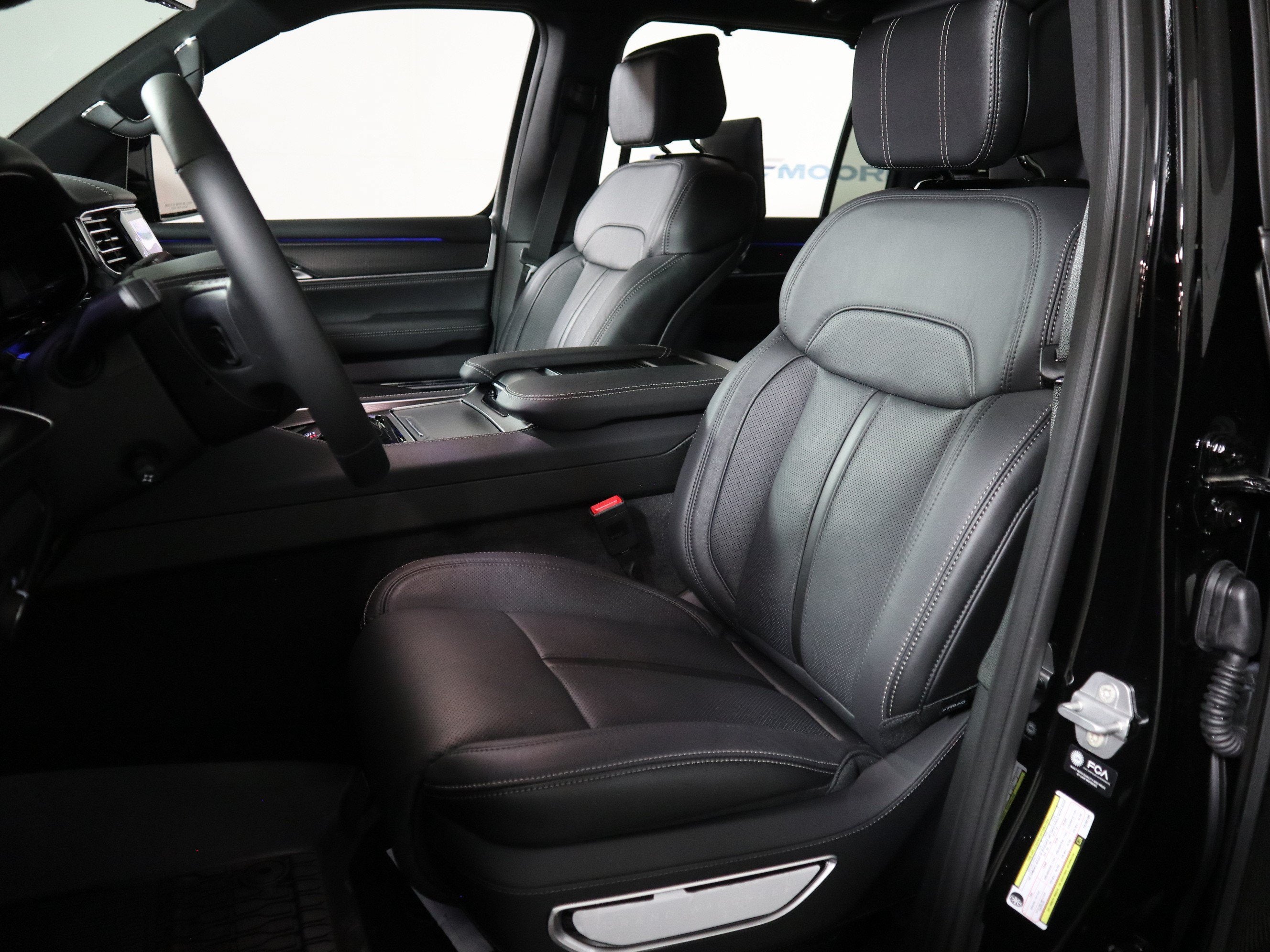 2026 Jeep Grand Wagoneer L Summit Obsidian 4x4