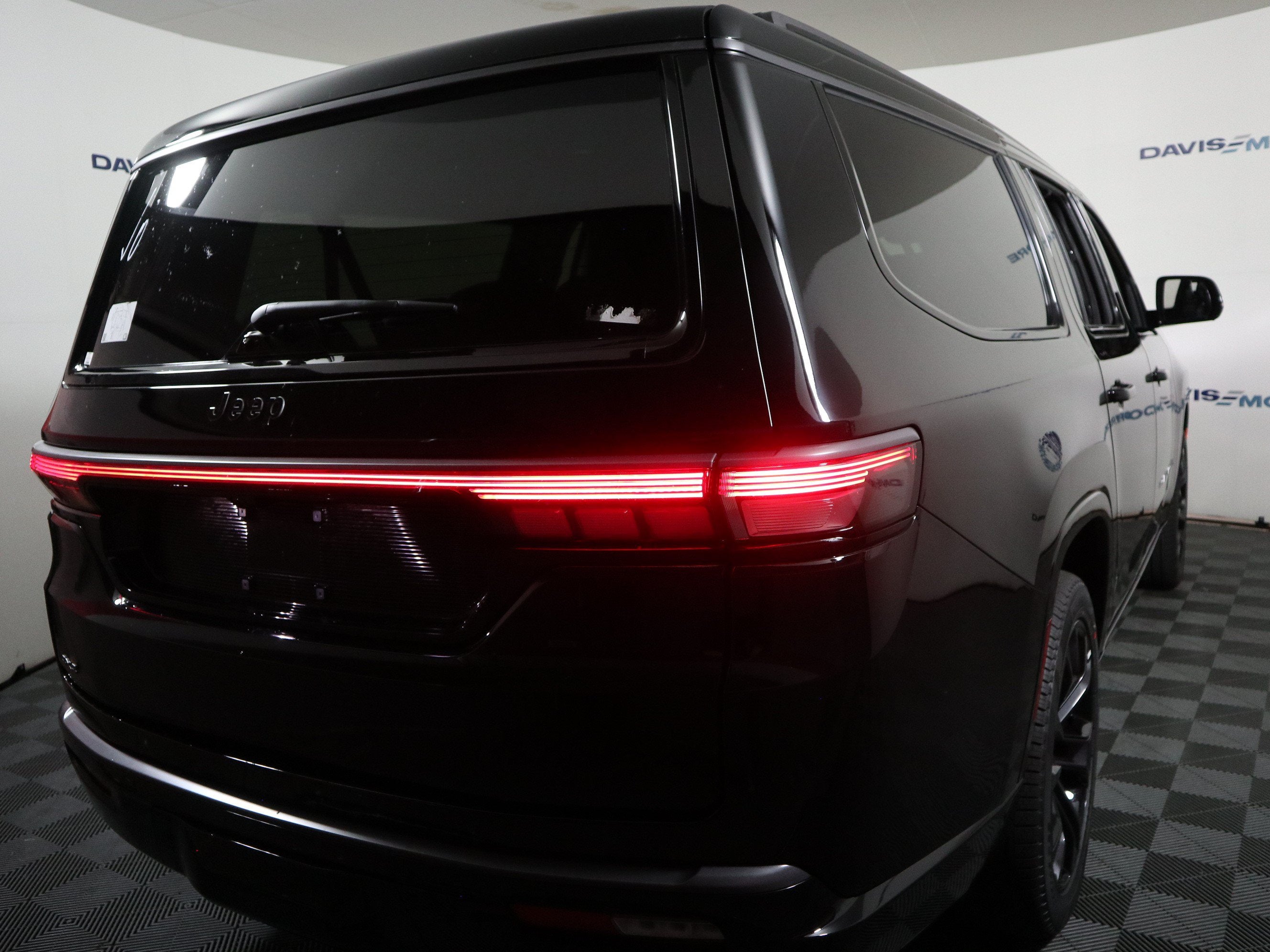 2026 Jeep Grand Wagoneer L Summit Obsidian 4x4