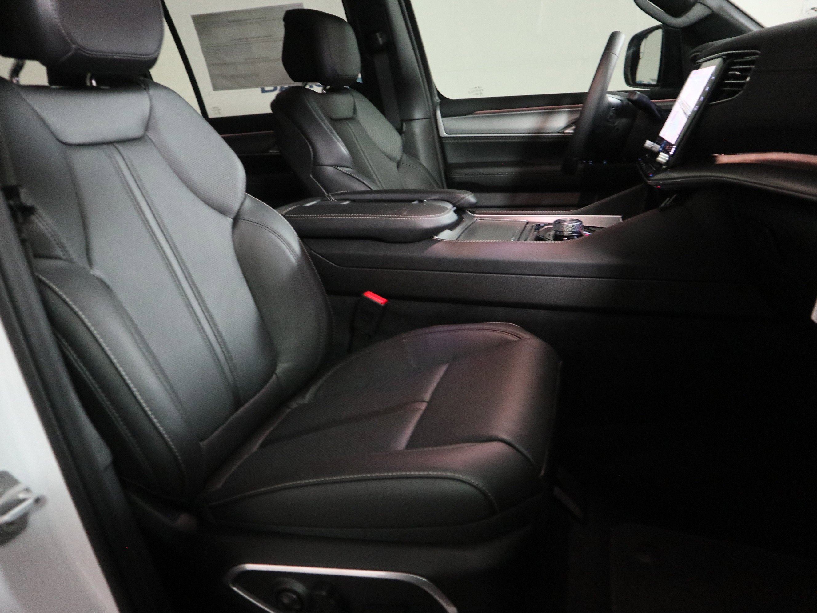 2026 Jeep Grand Wagoneer Base