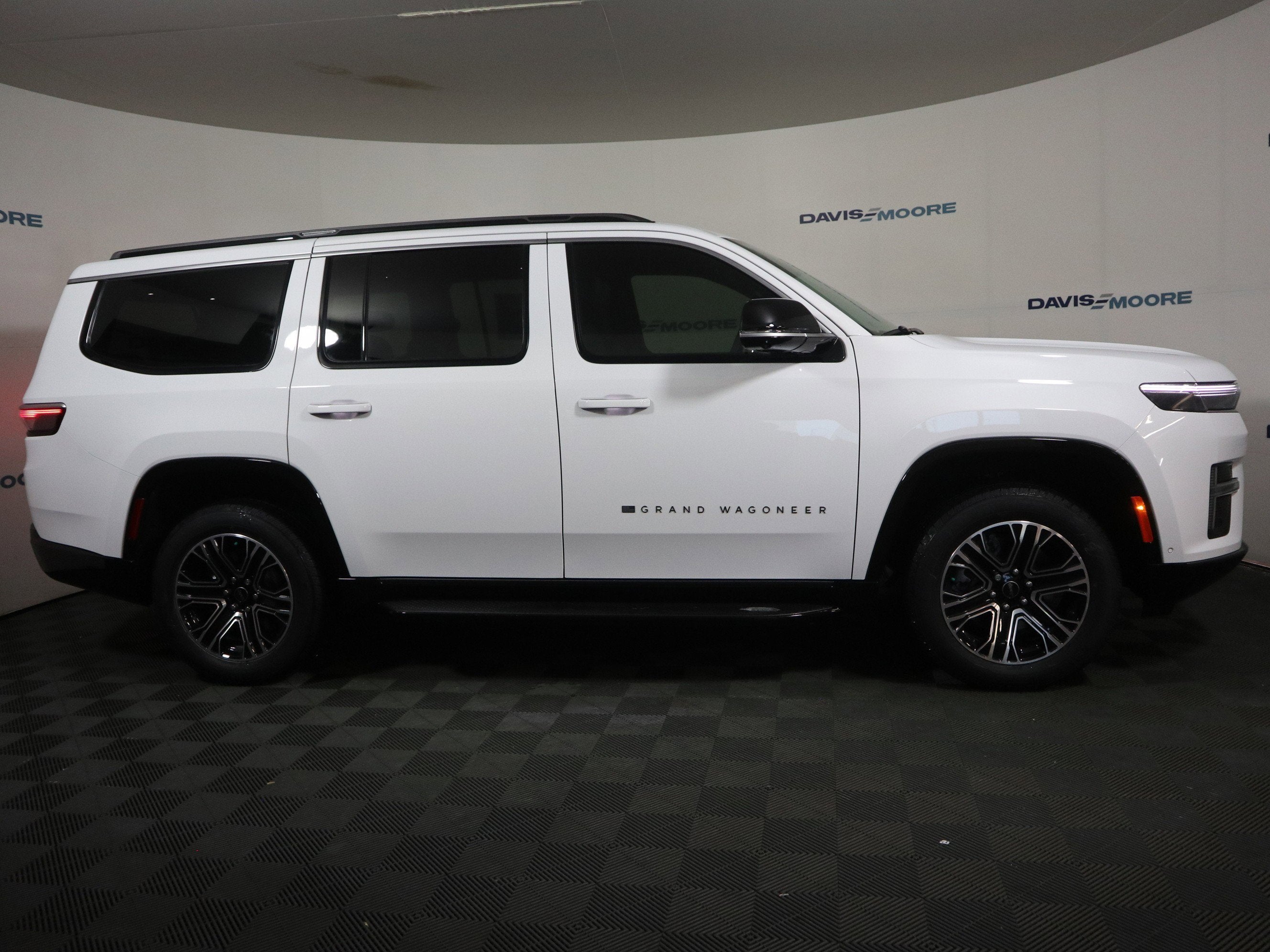 2026 Jeep Grand Wagoneer Base