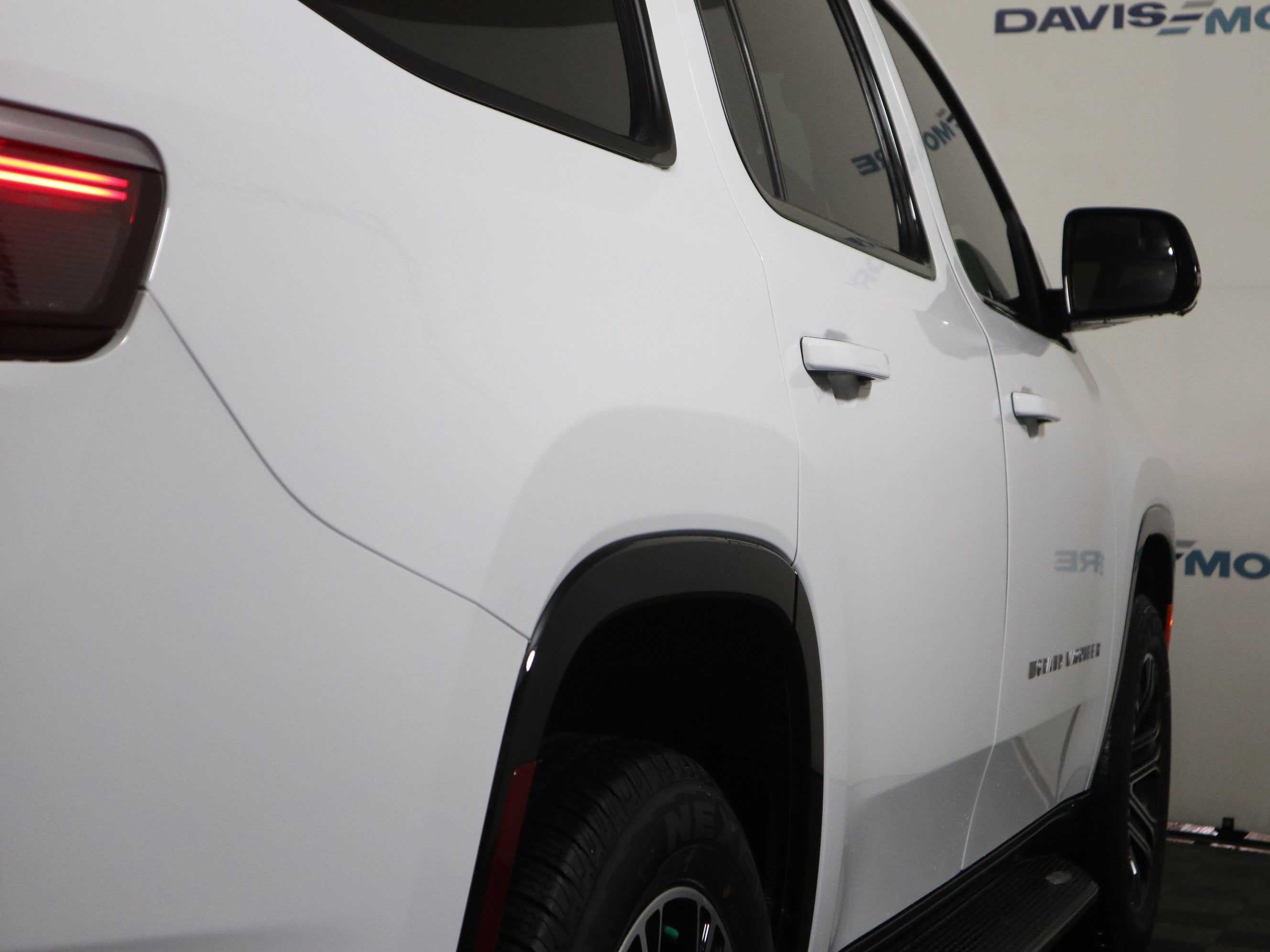 2026 Jeep Grand Wagoneer Base