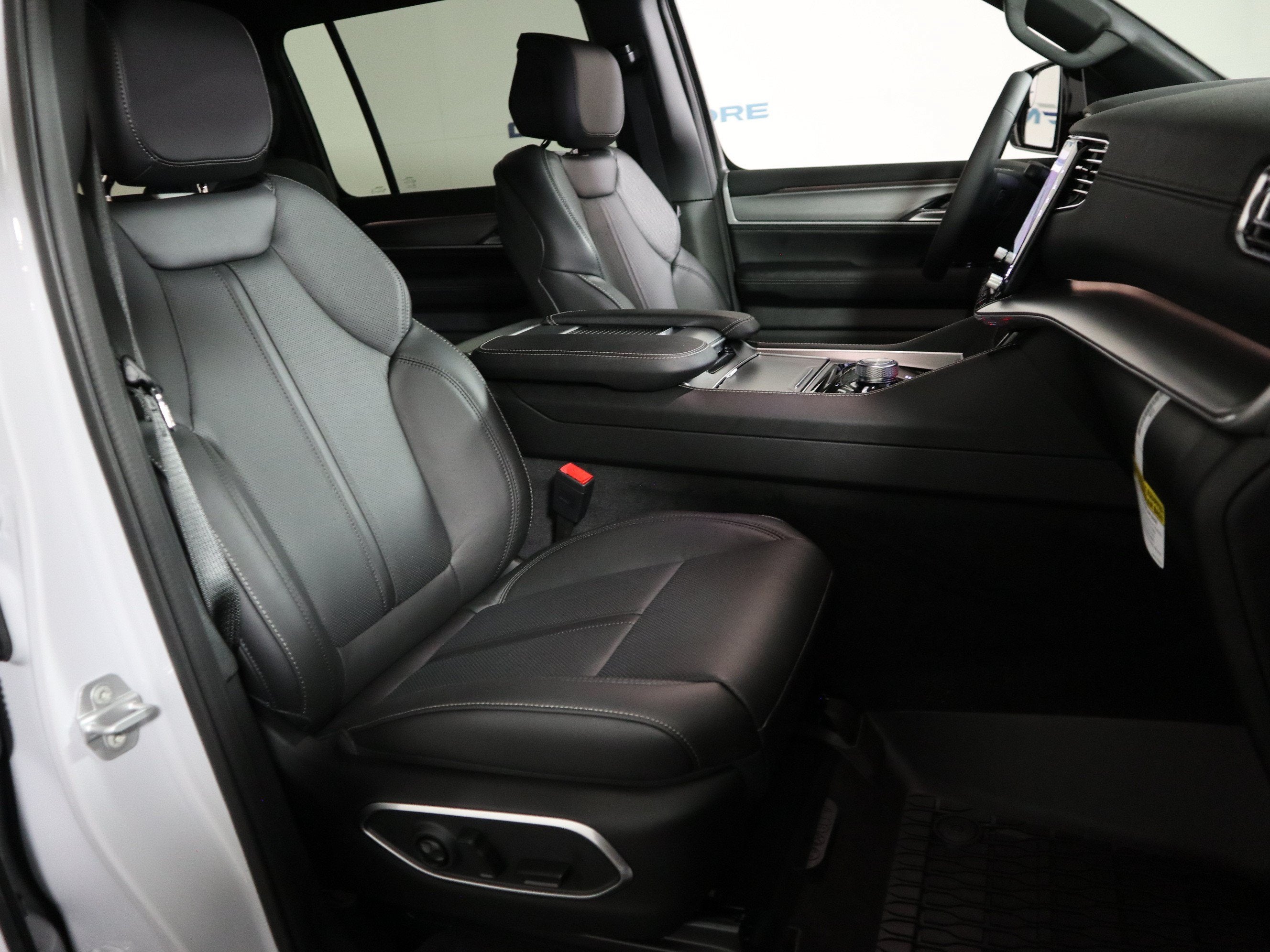 2027 Jeep Grand Wagoneer Upland 4x4