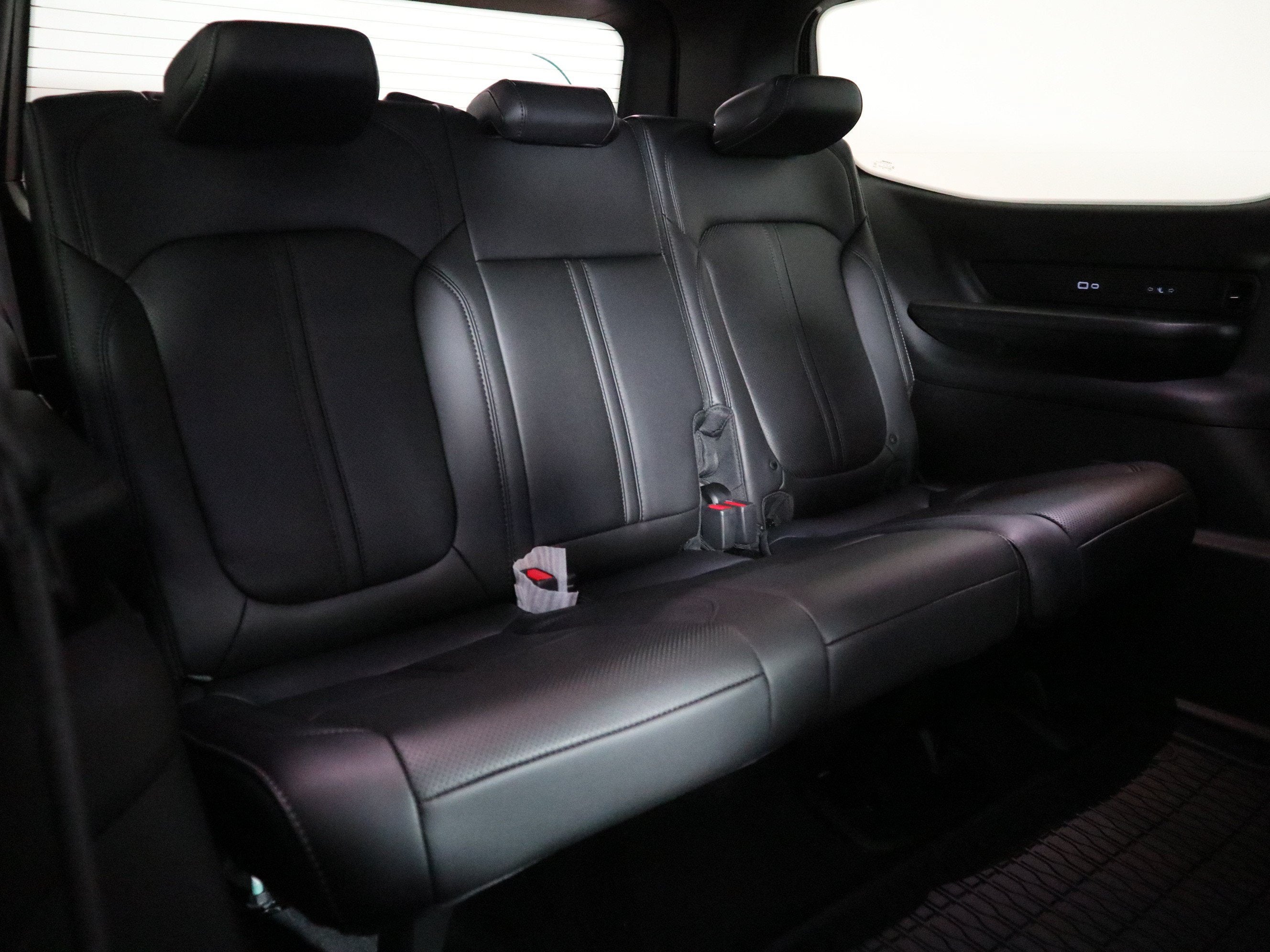 2027 Jeep Grand Wagoneer Upland 4x4