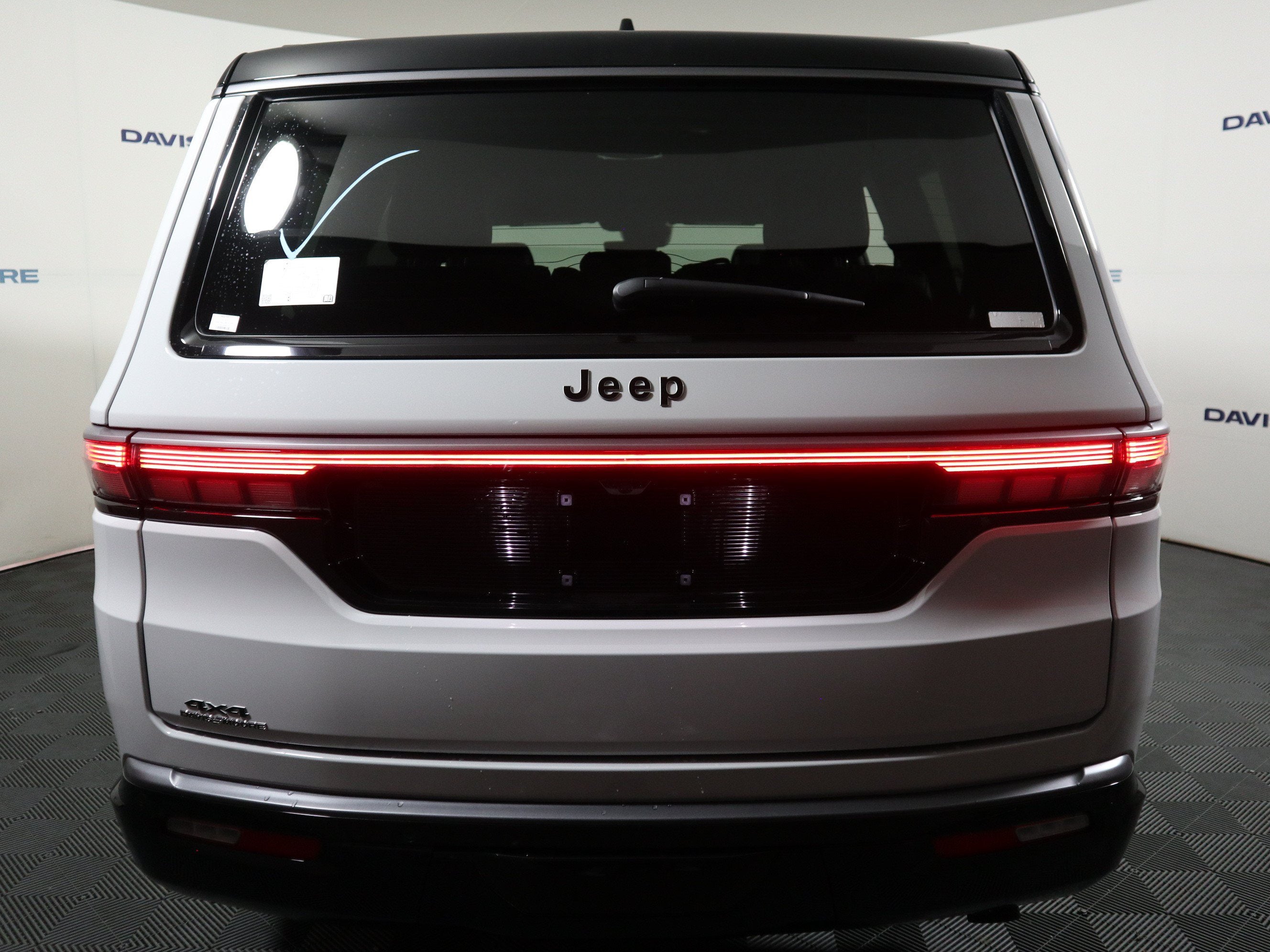 2027 Jeep Grand Wagoneer Upland 4x4
