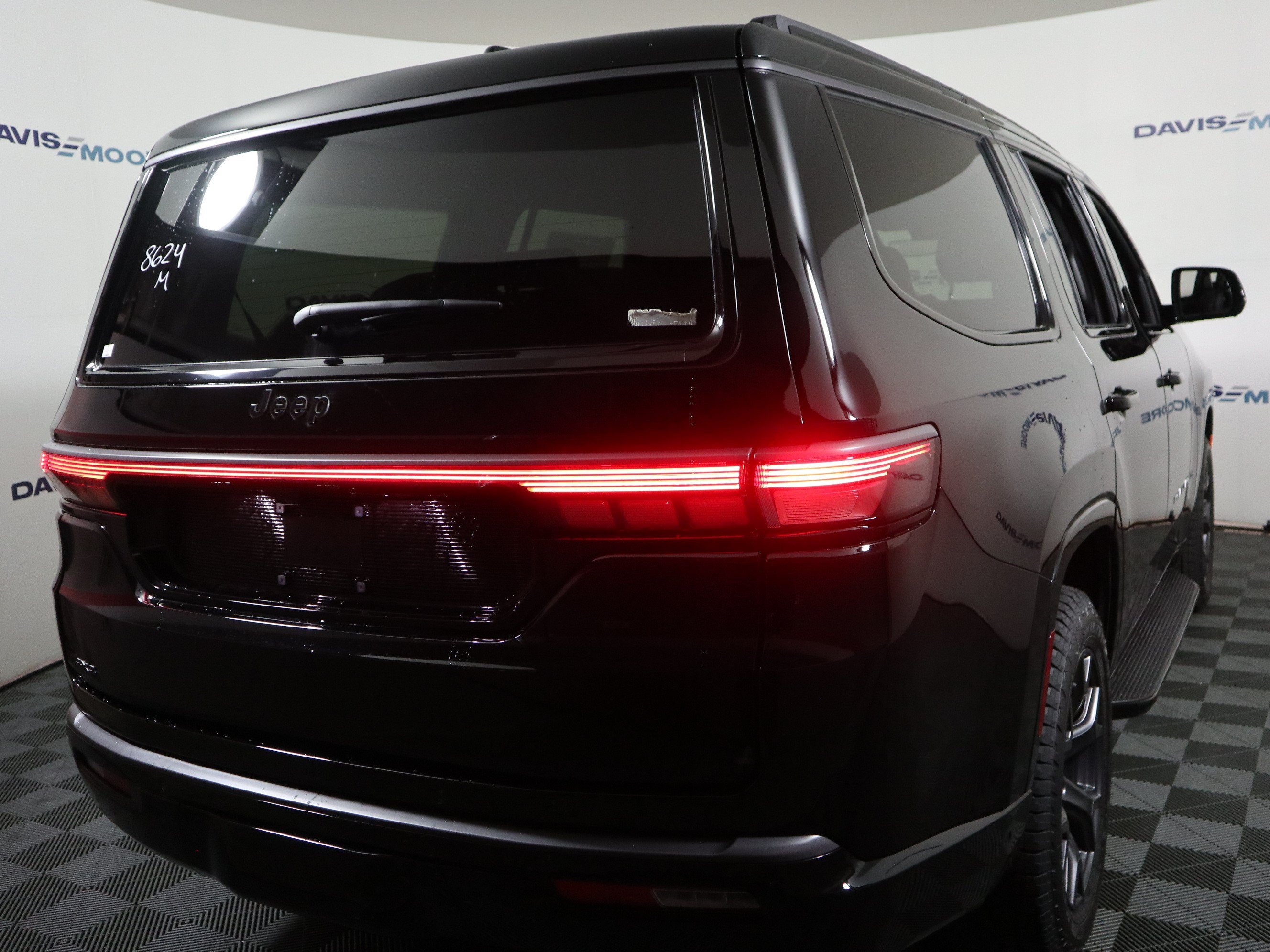 2026 Jeep Grand Wagoneer Upland 4x4