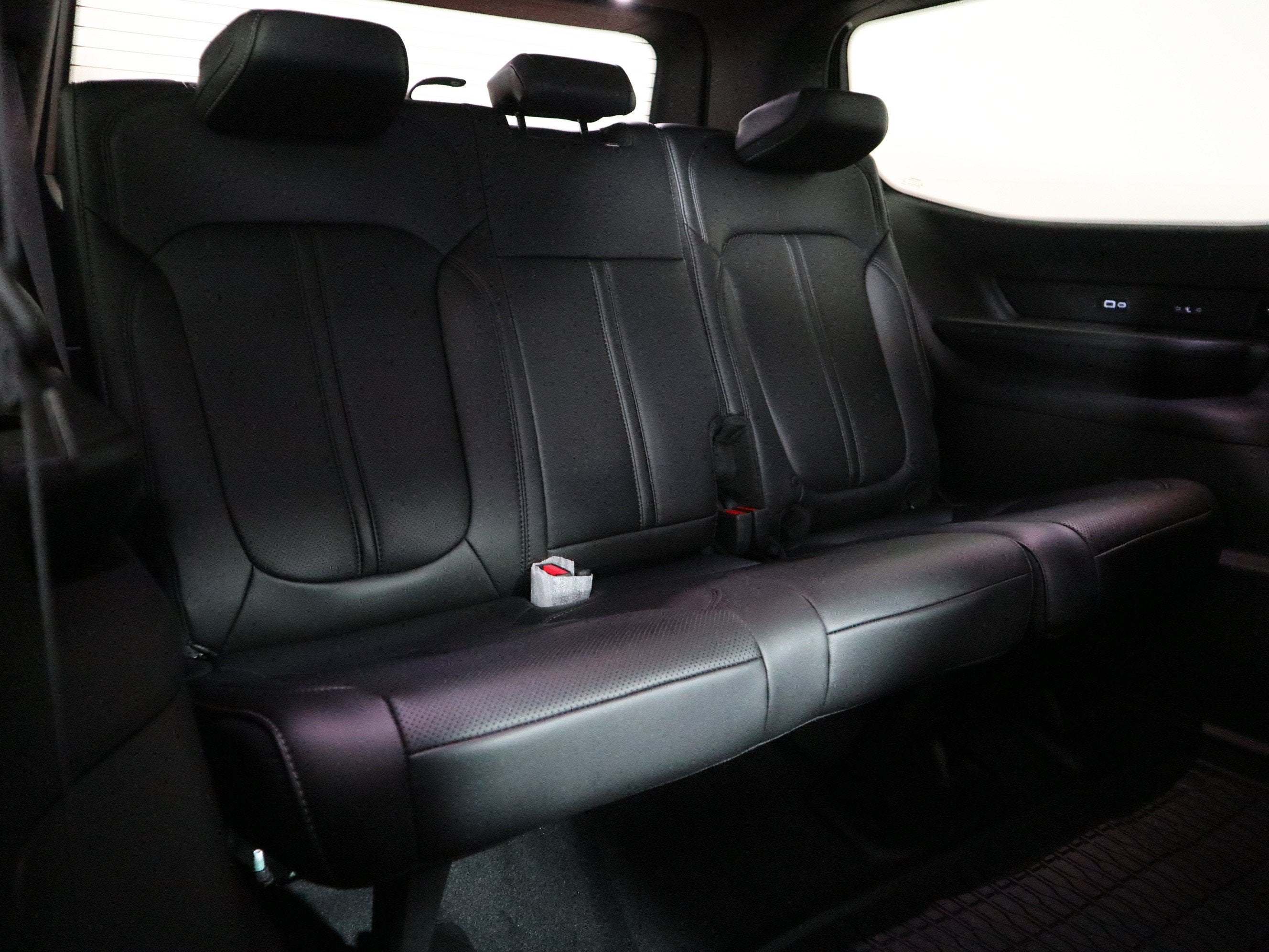 2026 Jeep Grand Wagoneer Upland 4x4