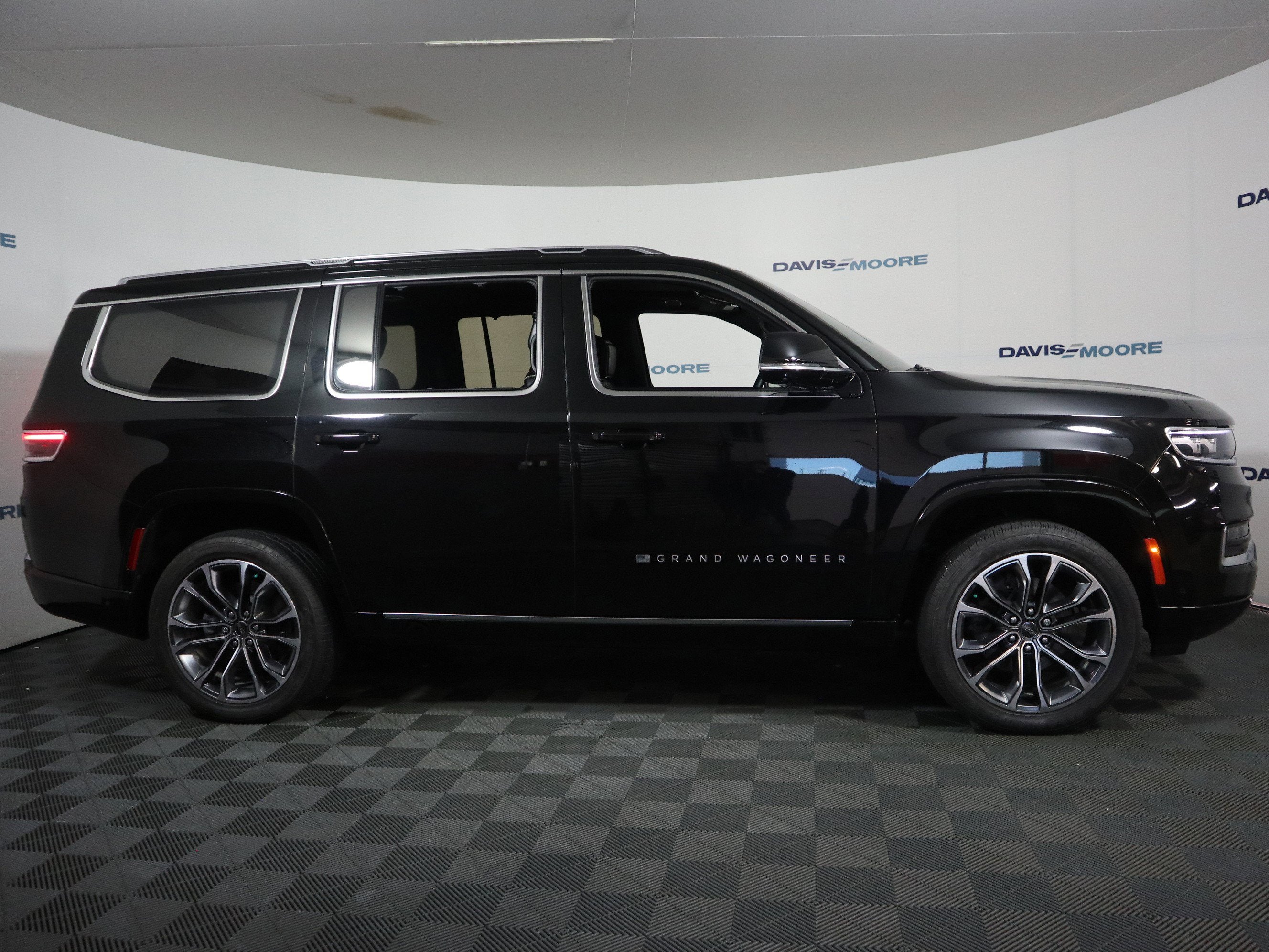 2023 Jeep Grand Wagoneer Series III 4x4