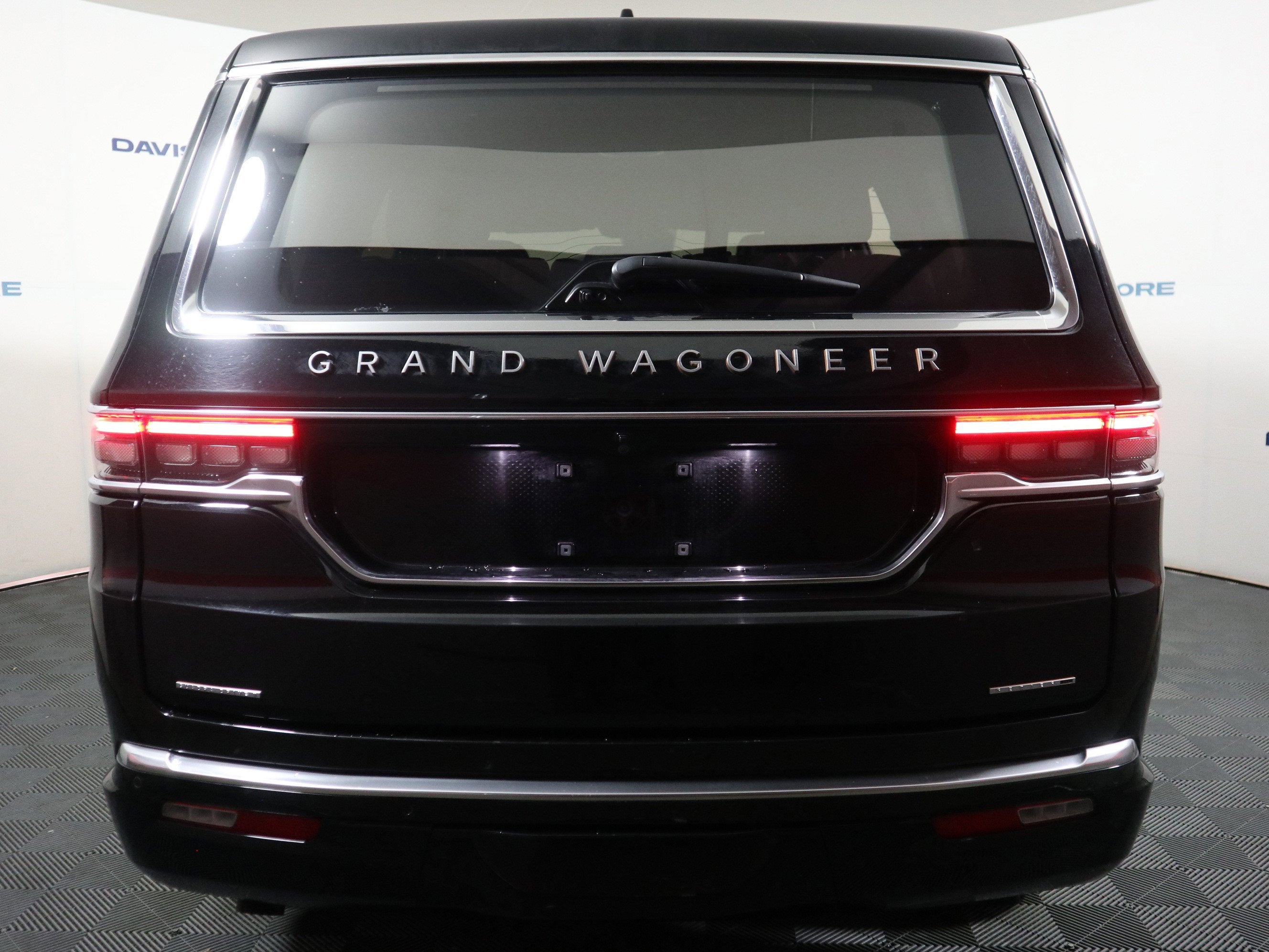 2023 Jeep Grand Wagoneer Series III 4x4