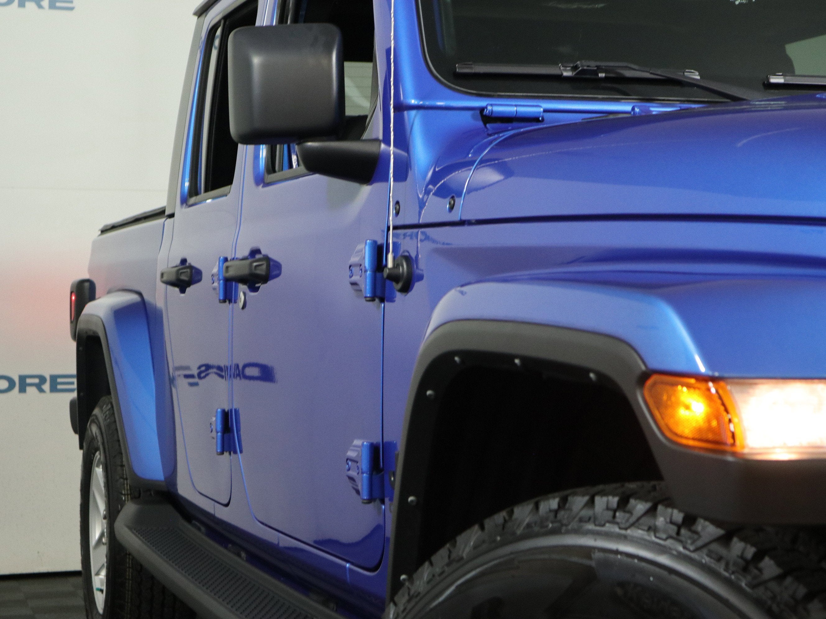 2022 Jeep Gladiator Sport S photo 3