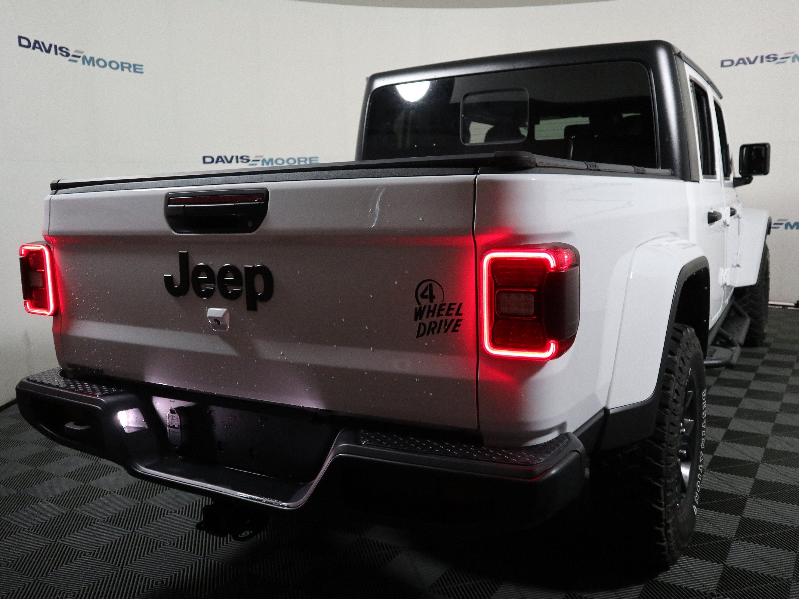 2025 Jeep Gladiator Willys 4x4