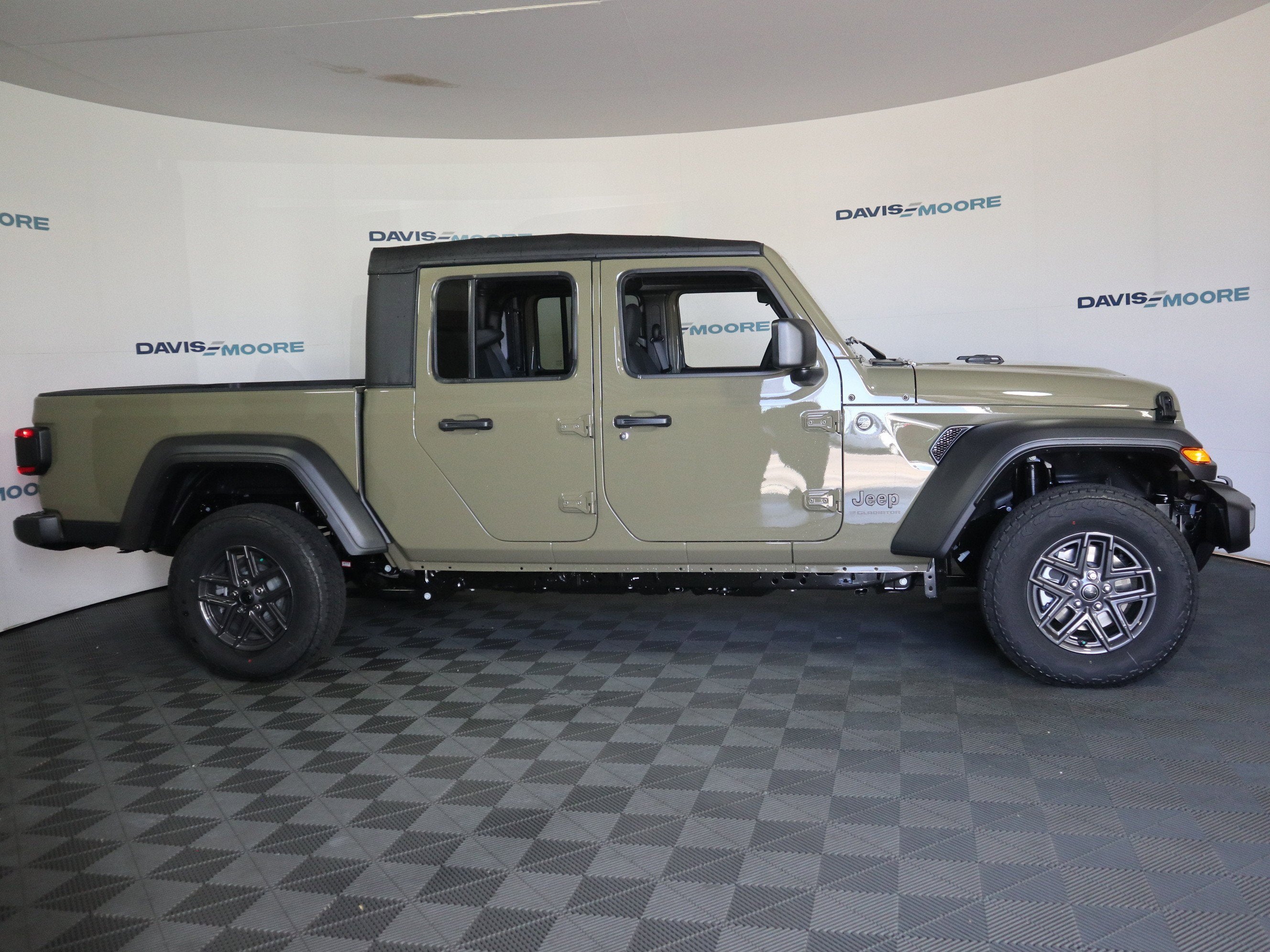 2026 Jeep Gladiator Sport S photo 4
