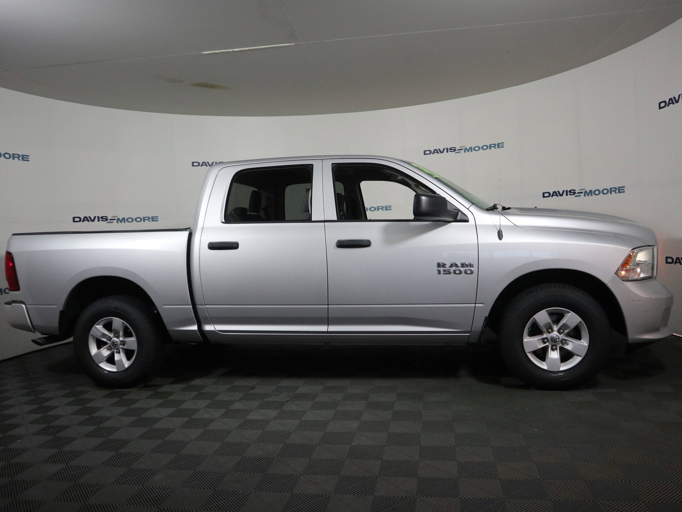 2017 RAM 1500 Express Crew Cab