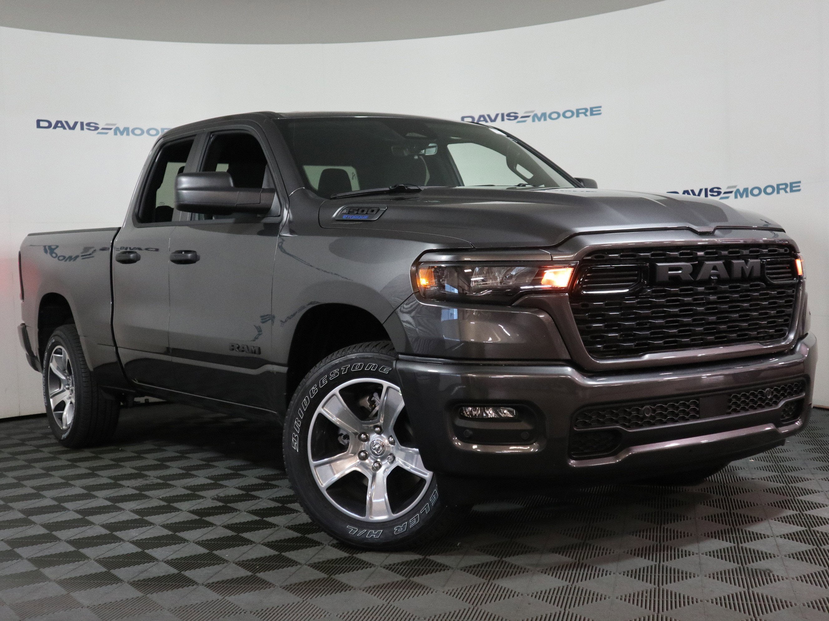 2026 RAM 1500 Express Quad Cab 4x4