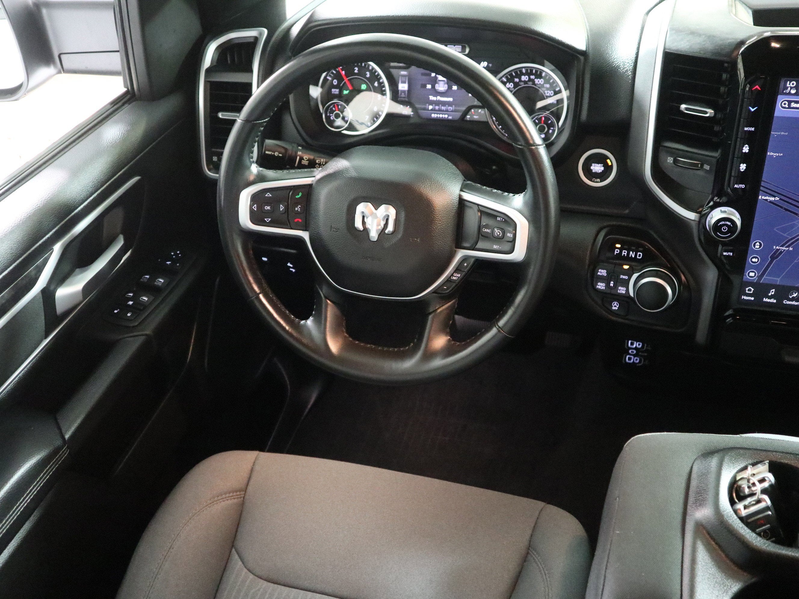 2023 RAM 1500 Big Horn Crew Cab 4x4