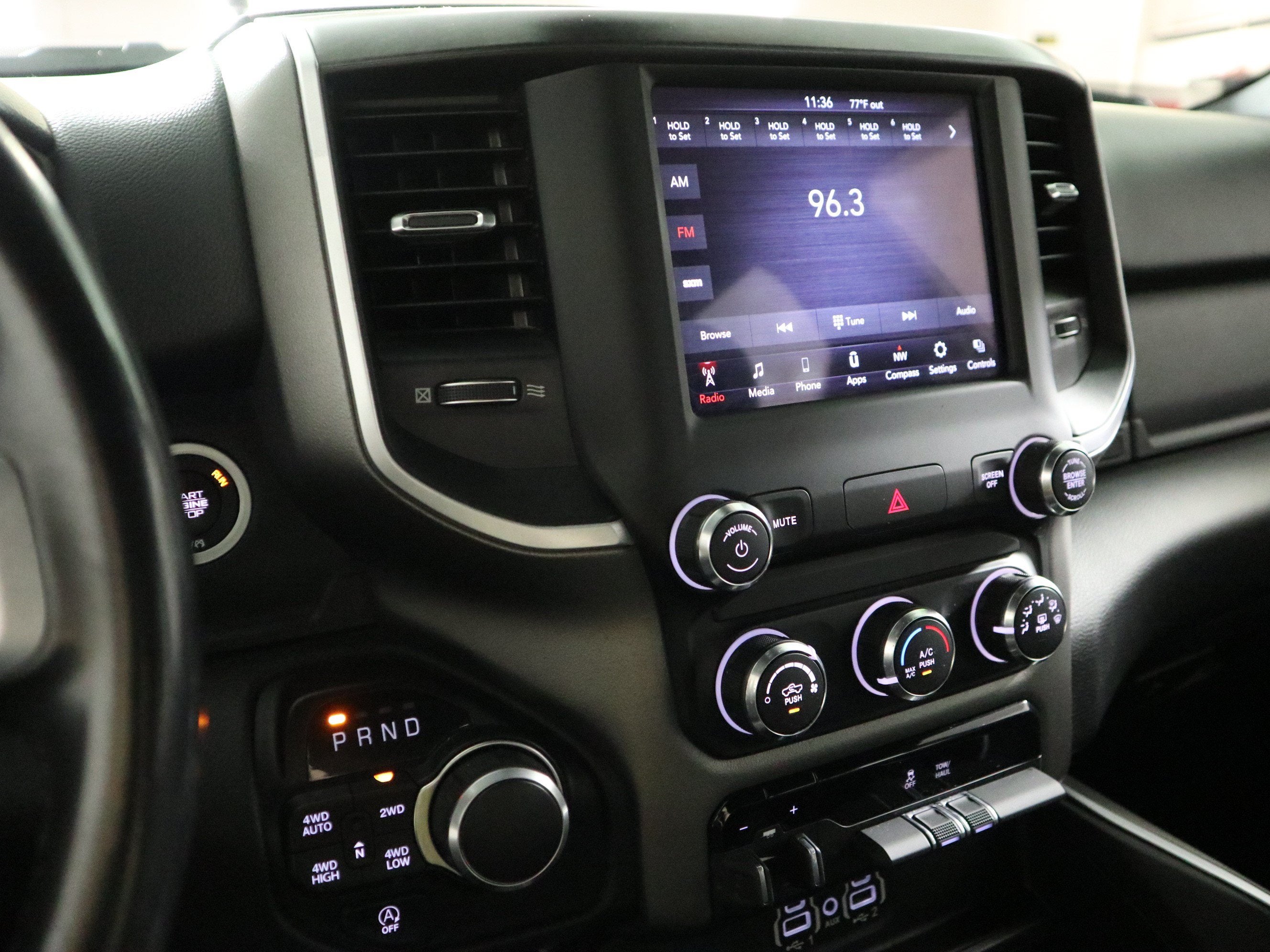 2020 RAM 1500 Big Horn Crew Cab 4x4