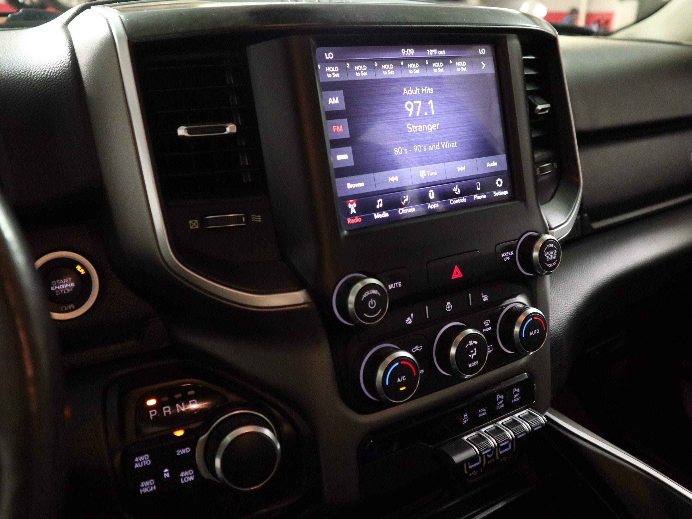 2020 RAM 1500 Big Horn Crew Cab 4x4