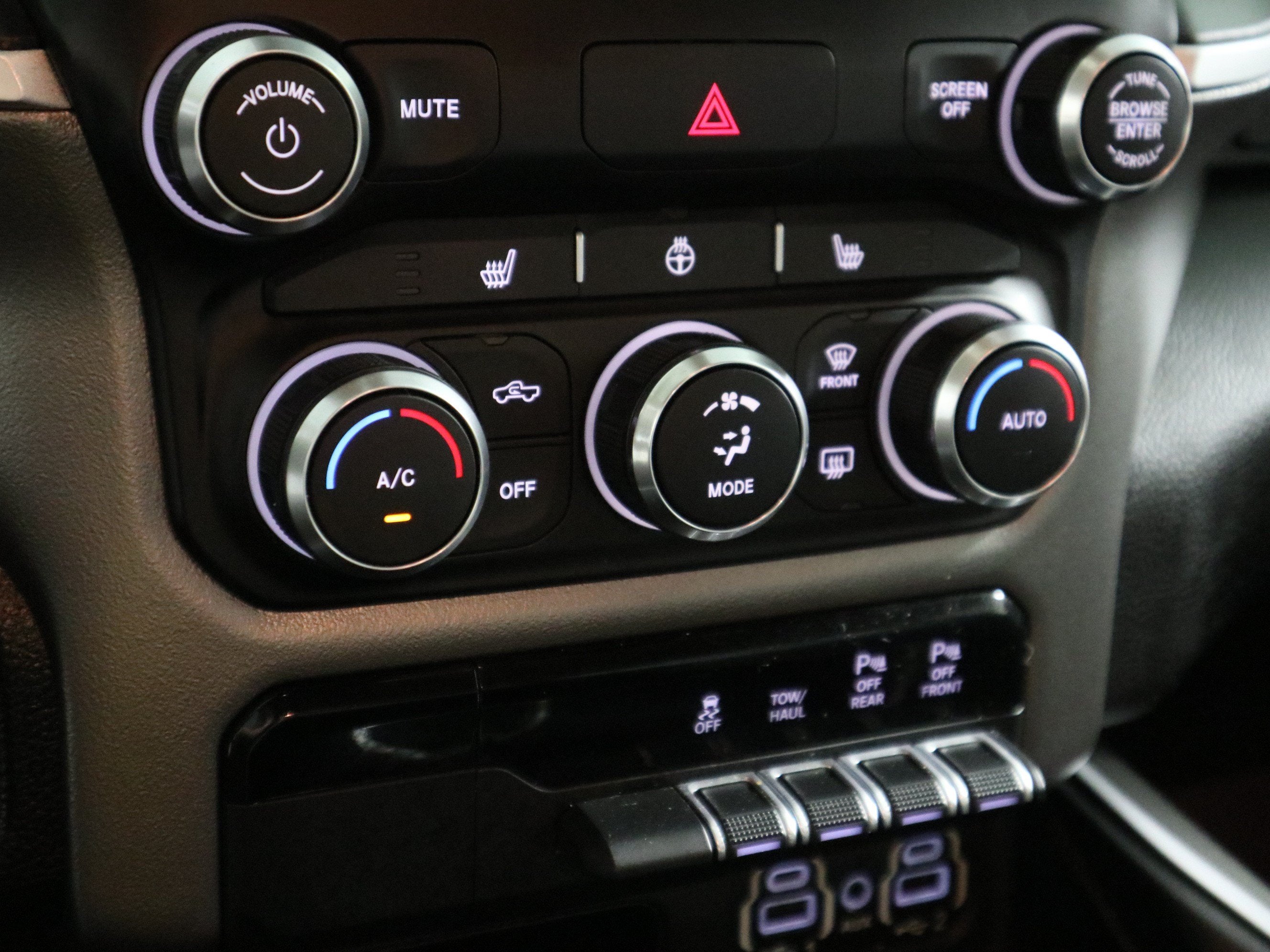 2020 RAM 1500 Big Horn Crew Cab 4x4