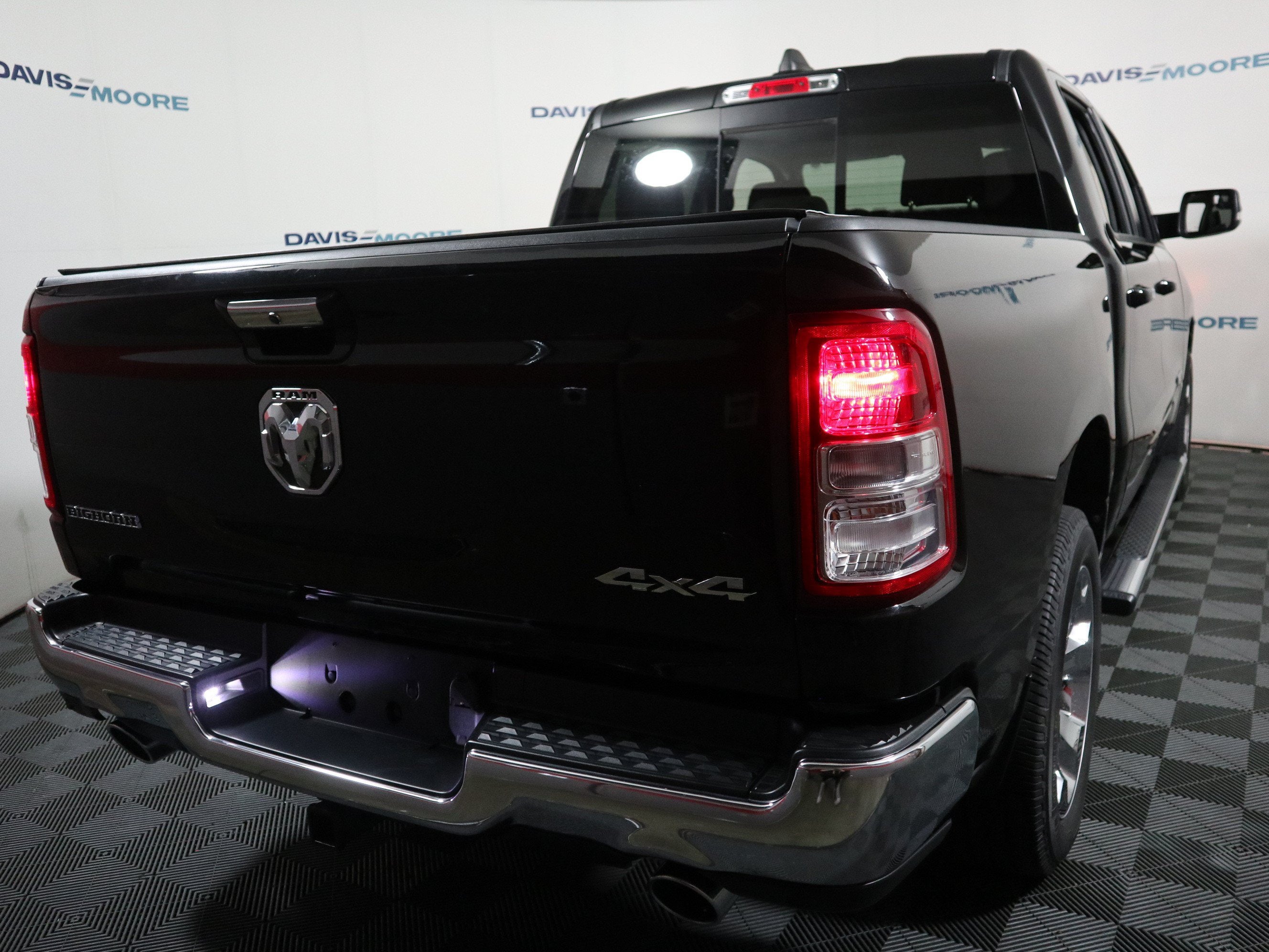 2020 RAM 1500 Big Horn Crew Cab 4x4