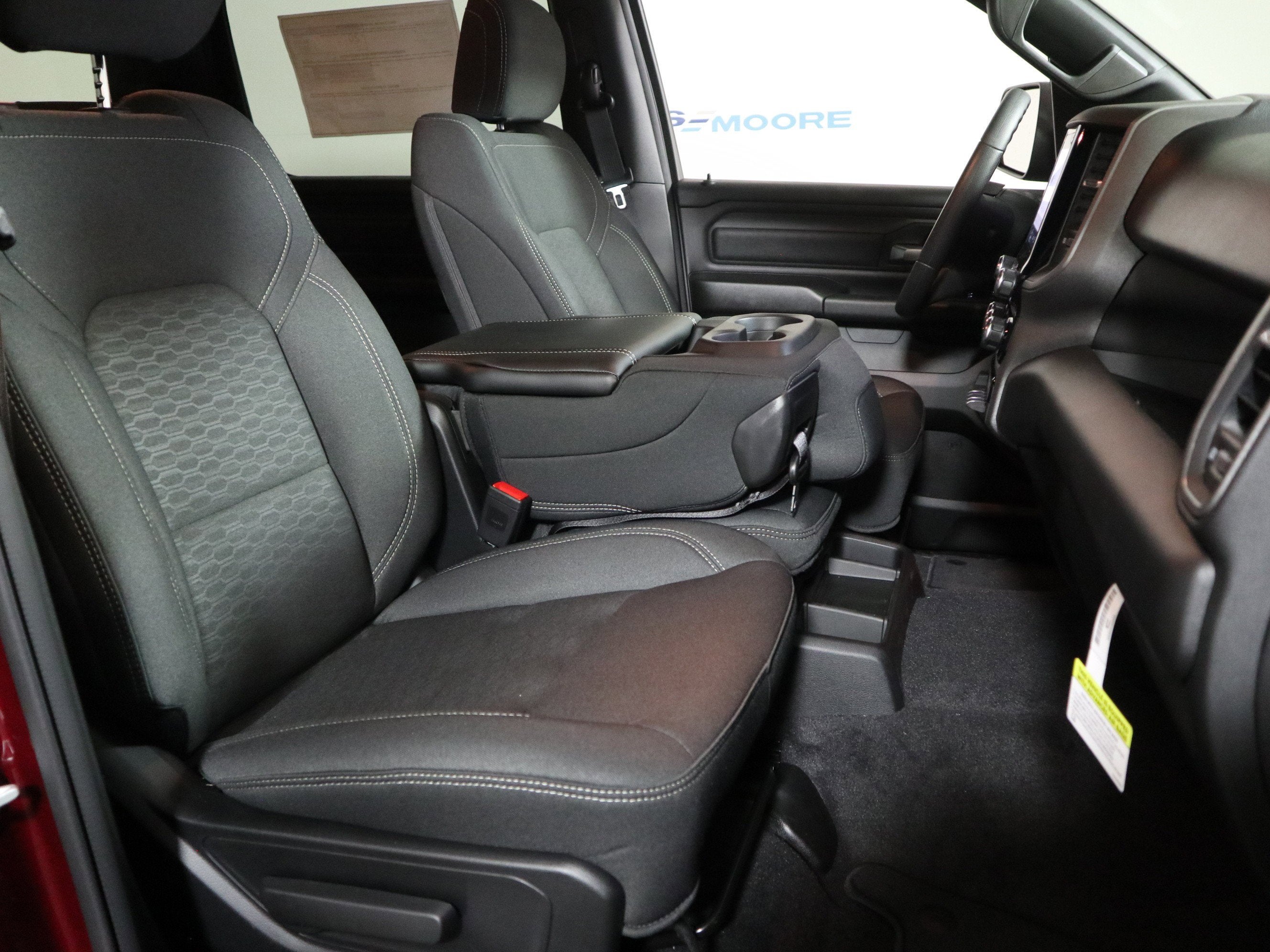 2026 RAM 1500 Tradesman Crew Cab 4x4