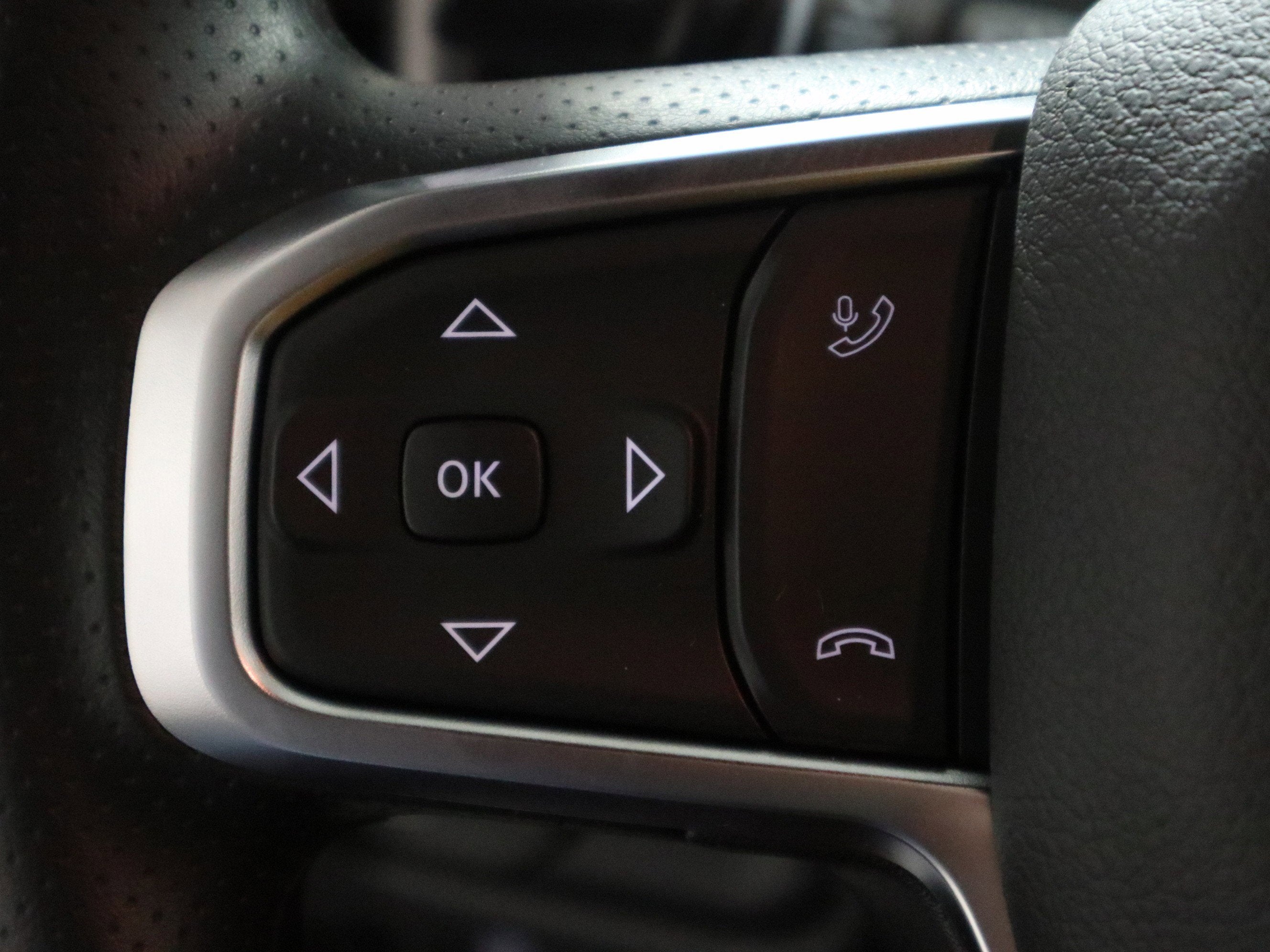 2026 RAM 1500 Tradesman Crew Cab 4x4