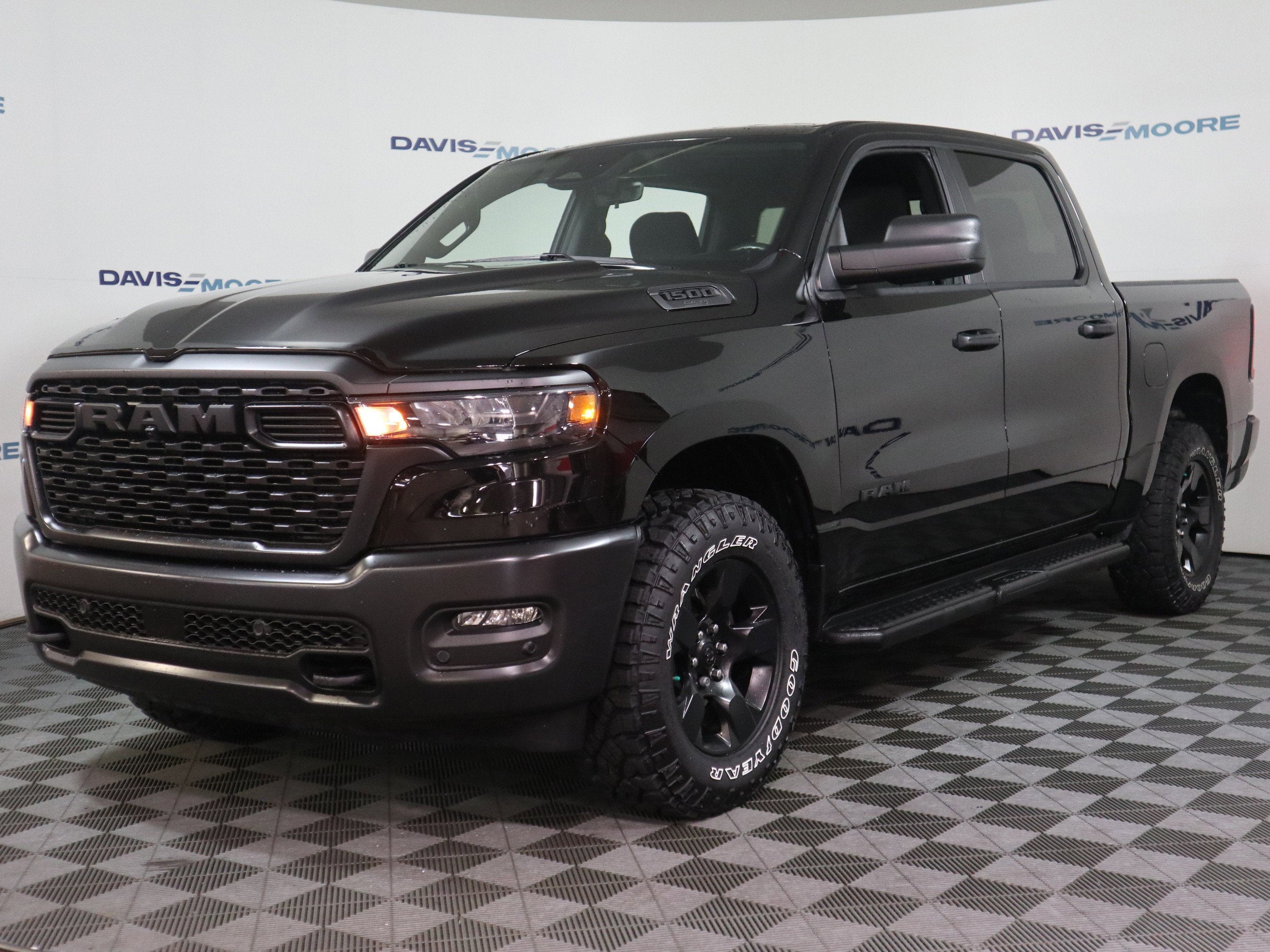 2025 RAM 1500 Warlock Crew Cab 4x4