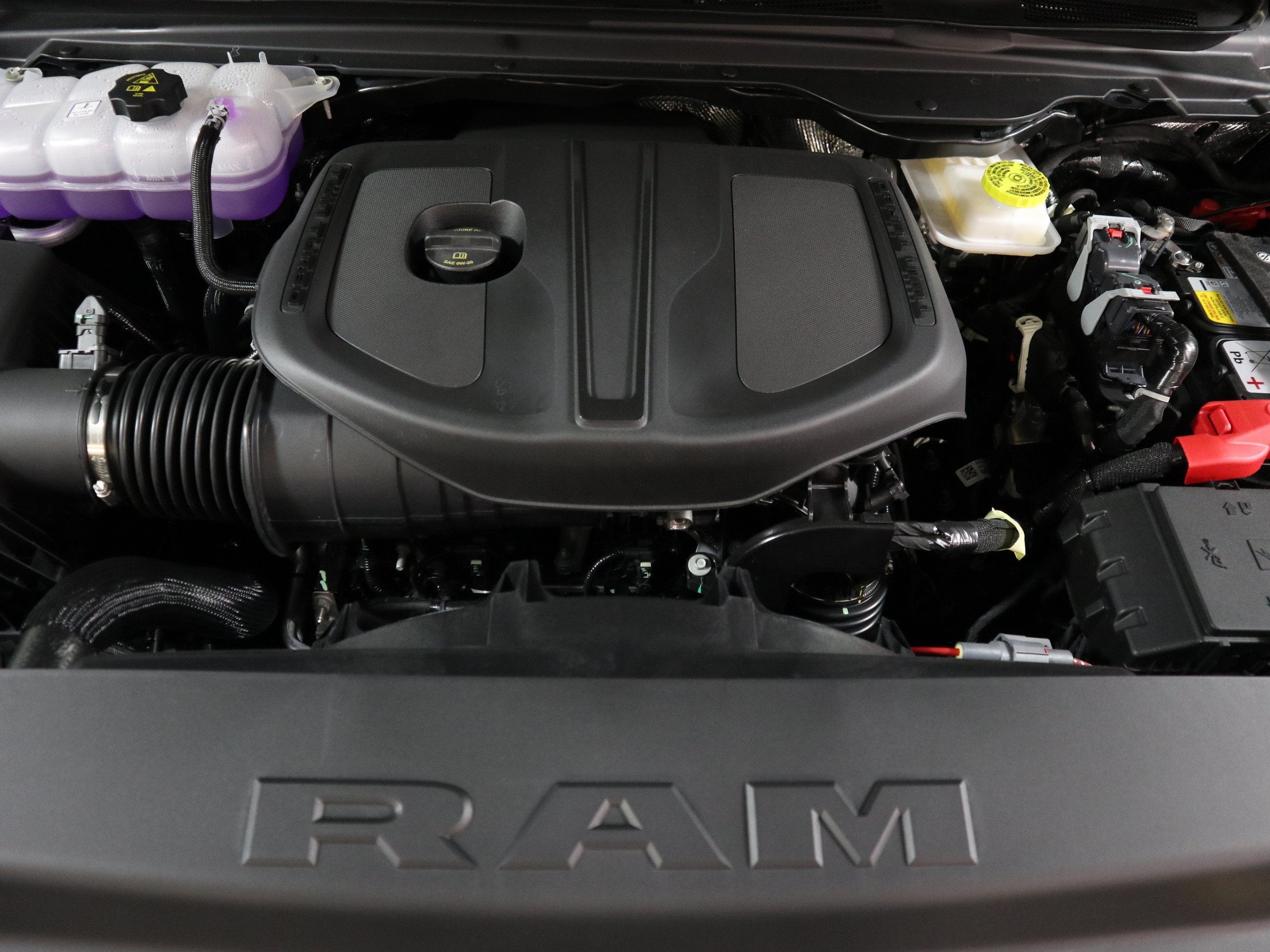 2026 RAM 1500 Express 4x4 Crew Cab