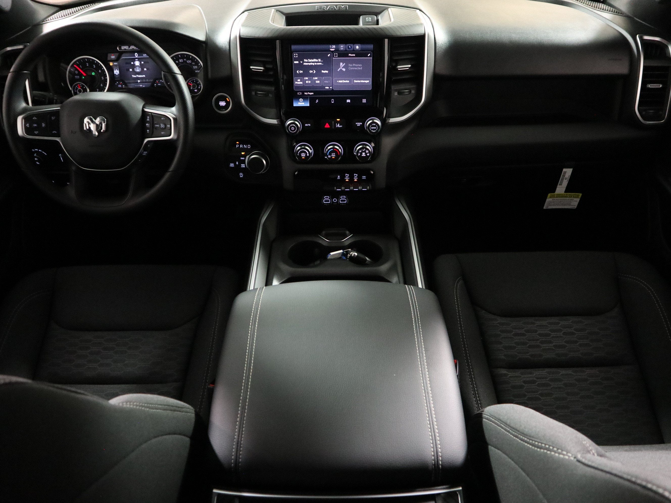 2026 RAM 1500 Express 4x4 Crew Cab