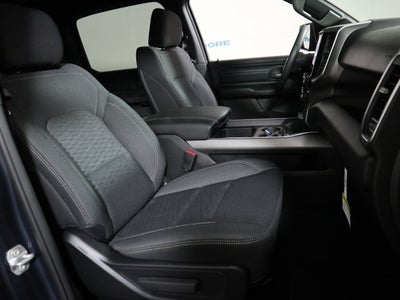 2026 RAM 1500 Express 4x4 Crew Cab