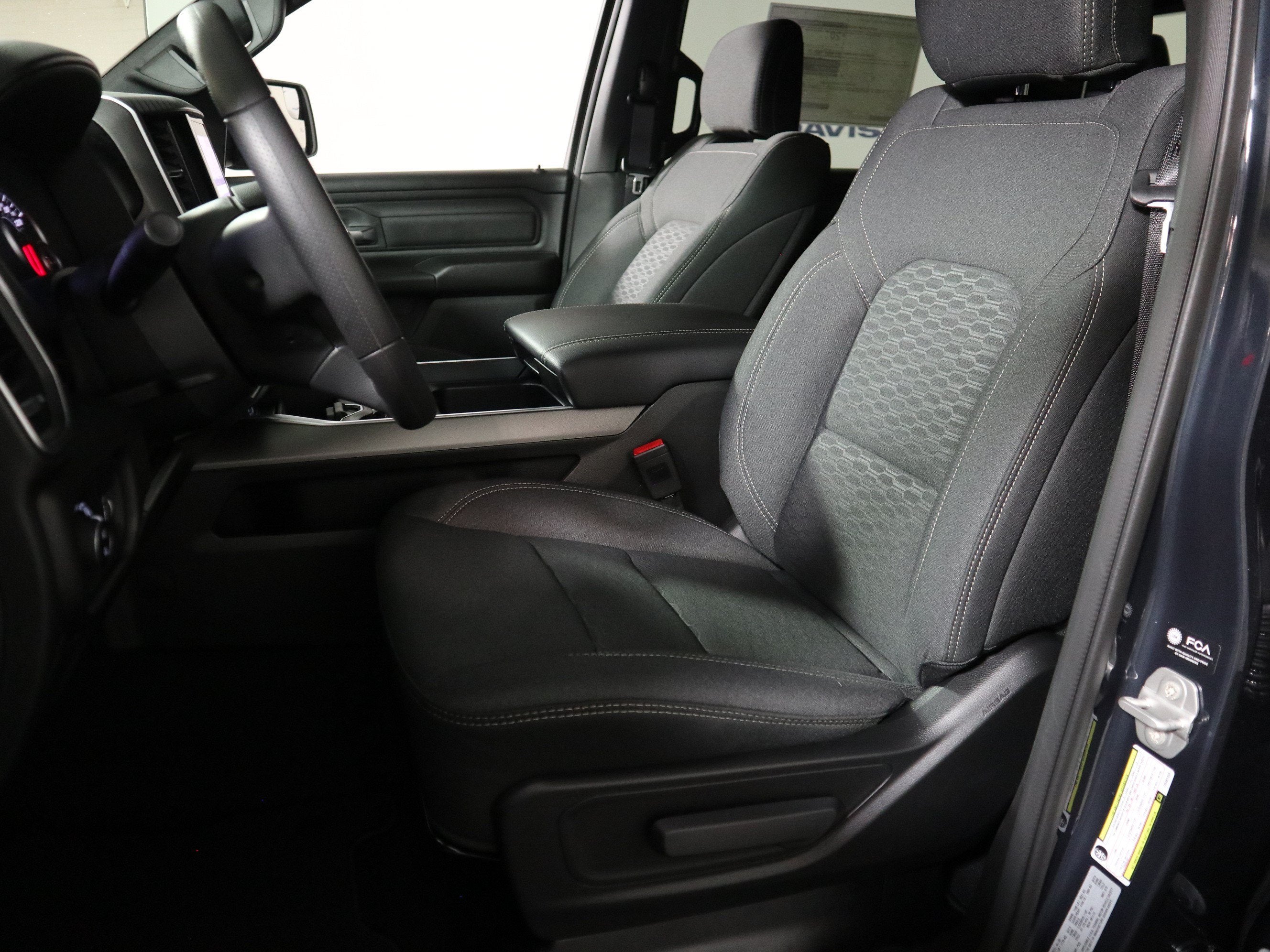2026 RAM 1500 Express 4x4 Crew Cab