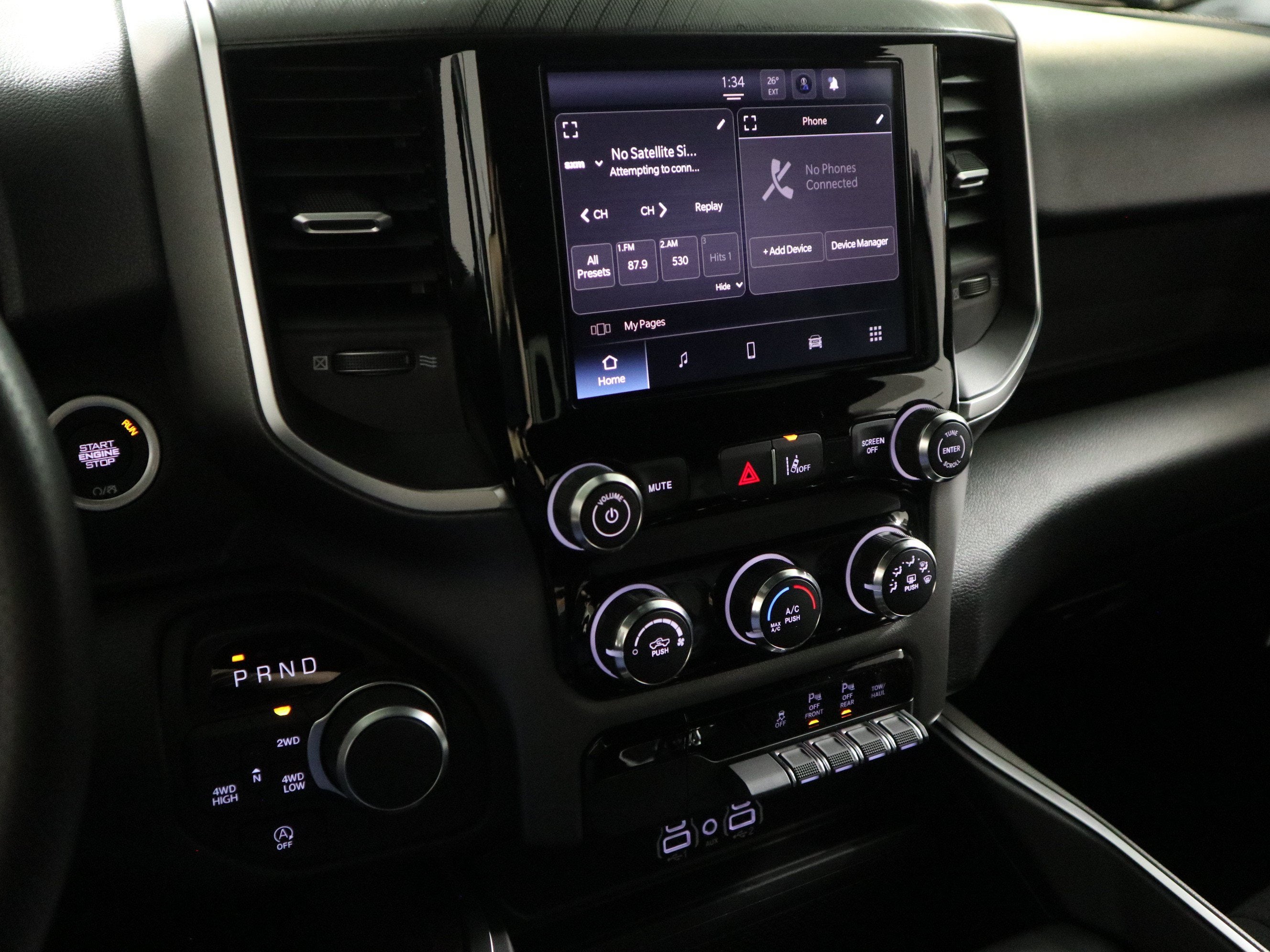2026 RAM 1500 Express 4x4 Crew Cab