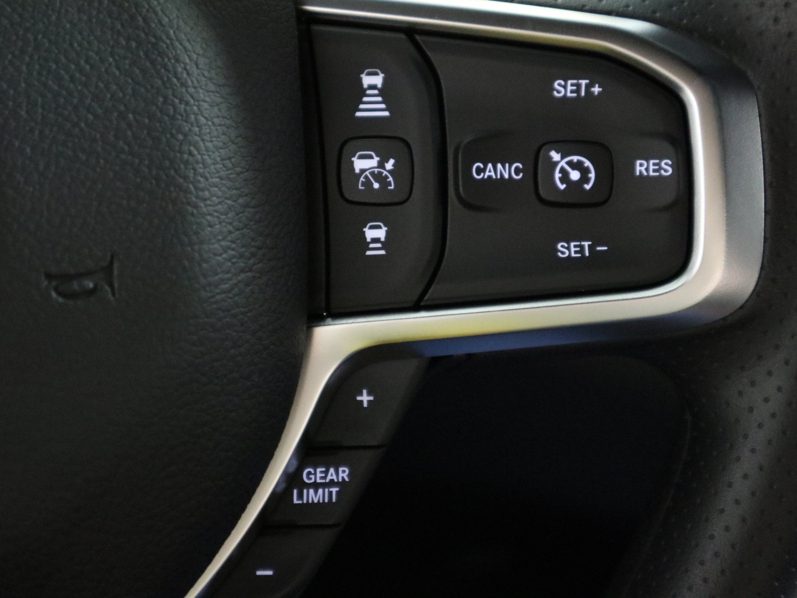 2026 RAM 1500 Express 4x4 Crew Cab